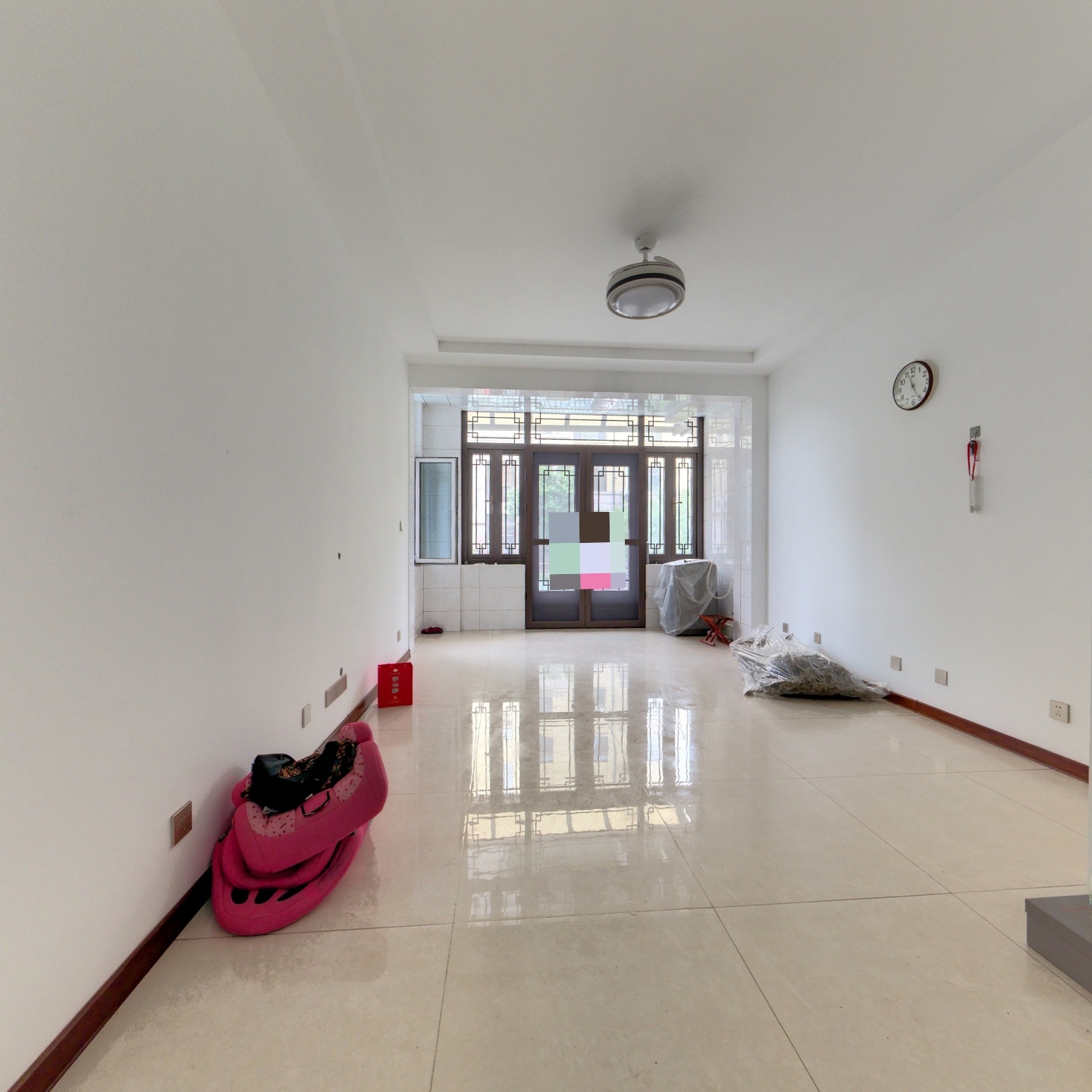 旭景园东区：一楼带 两室两厅带半地下带车位精装未住