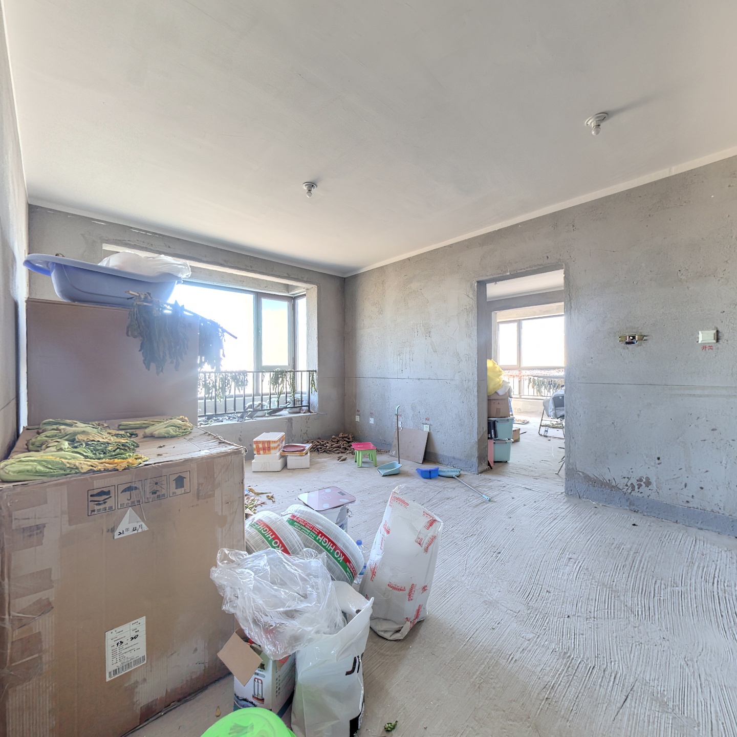 天伦湾一期南北通透三居 好楼层 毛坯随心装 集中供暖