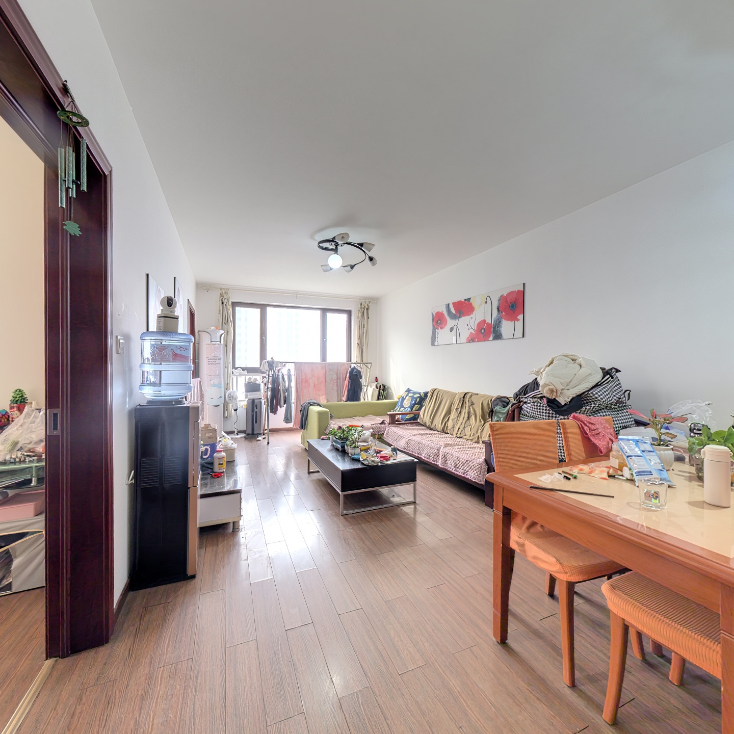 位置优越南面是全天采光小三居带装修。