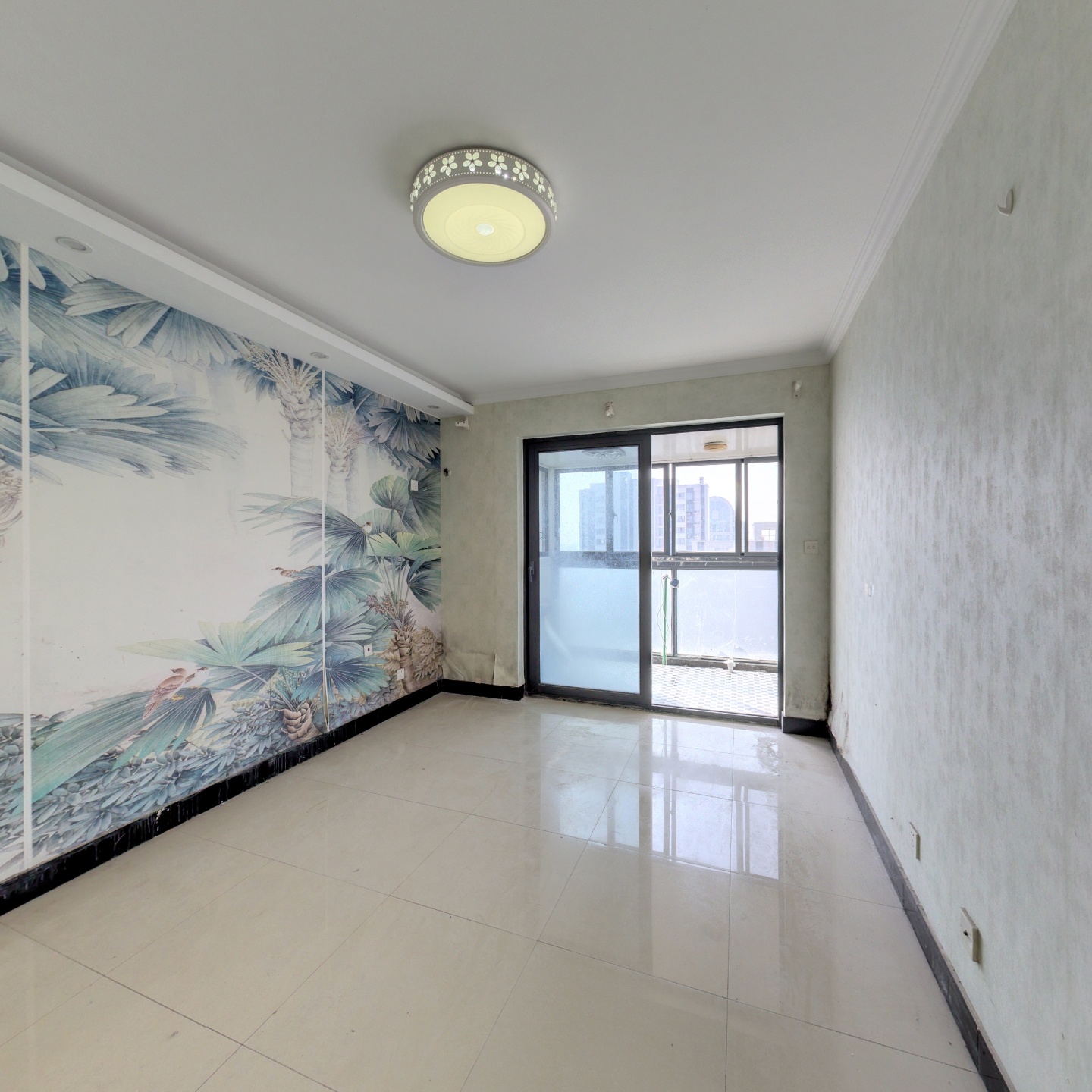 上海徐汇漕河泾17年次新房，近地铁，高区落地窗，房子业主诚意出售_华悦家园二手房2室2厅90.73平米二手房出售-上海贝壳