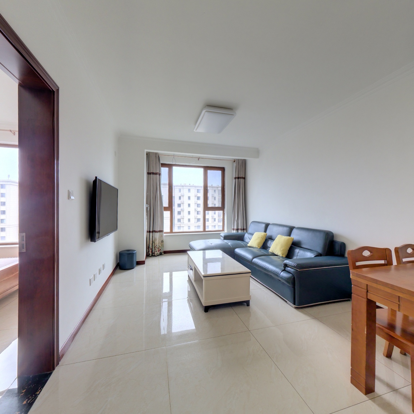 高铁新干线 2室1厅 南