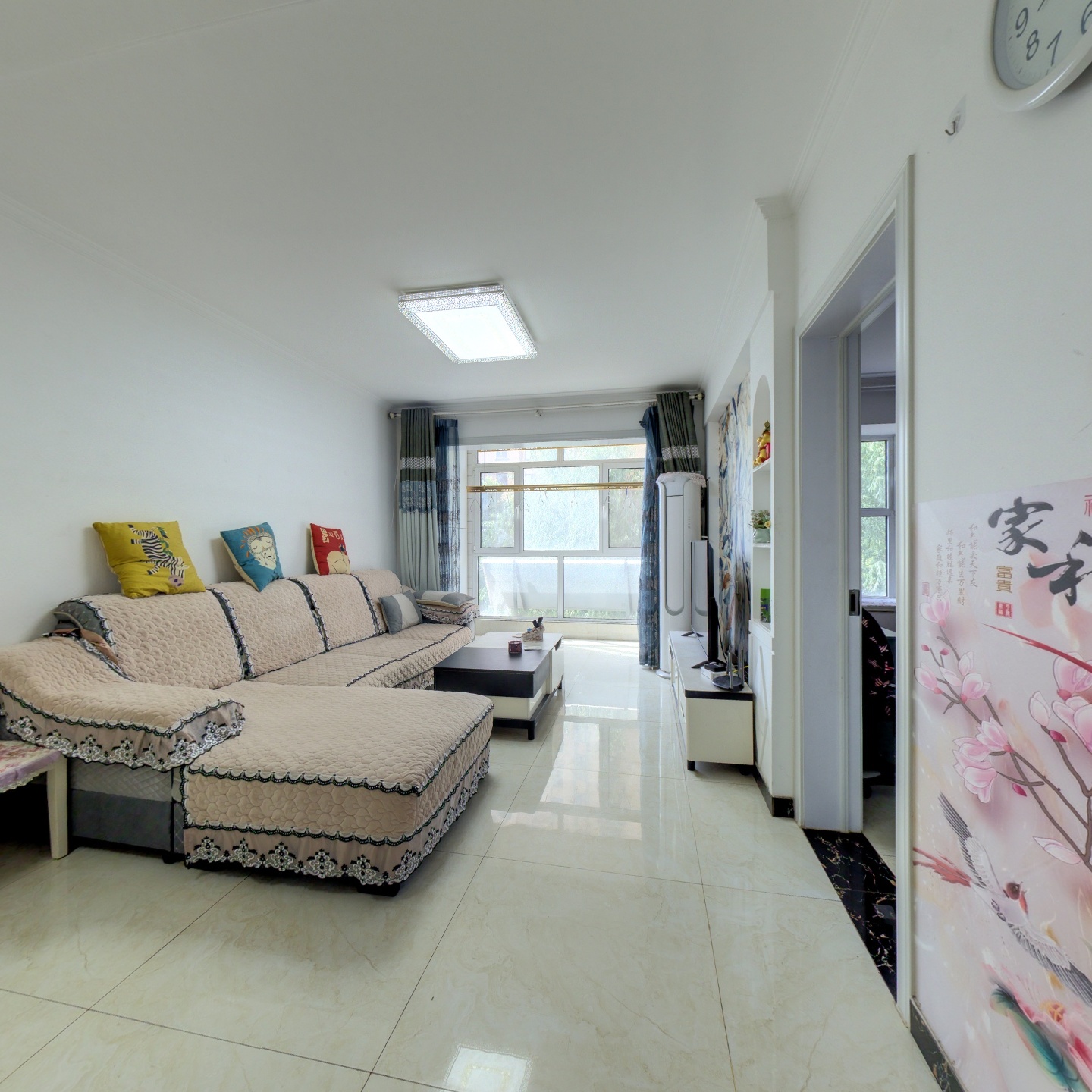 东兴街 香邑溪谷精装两居  房本满二