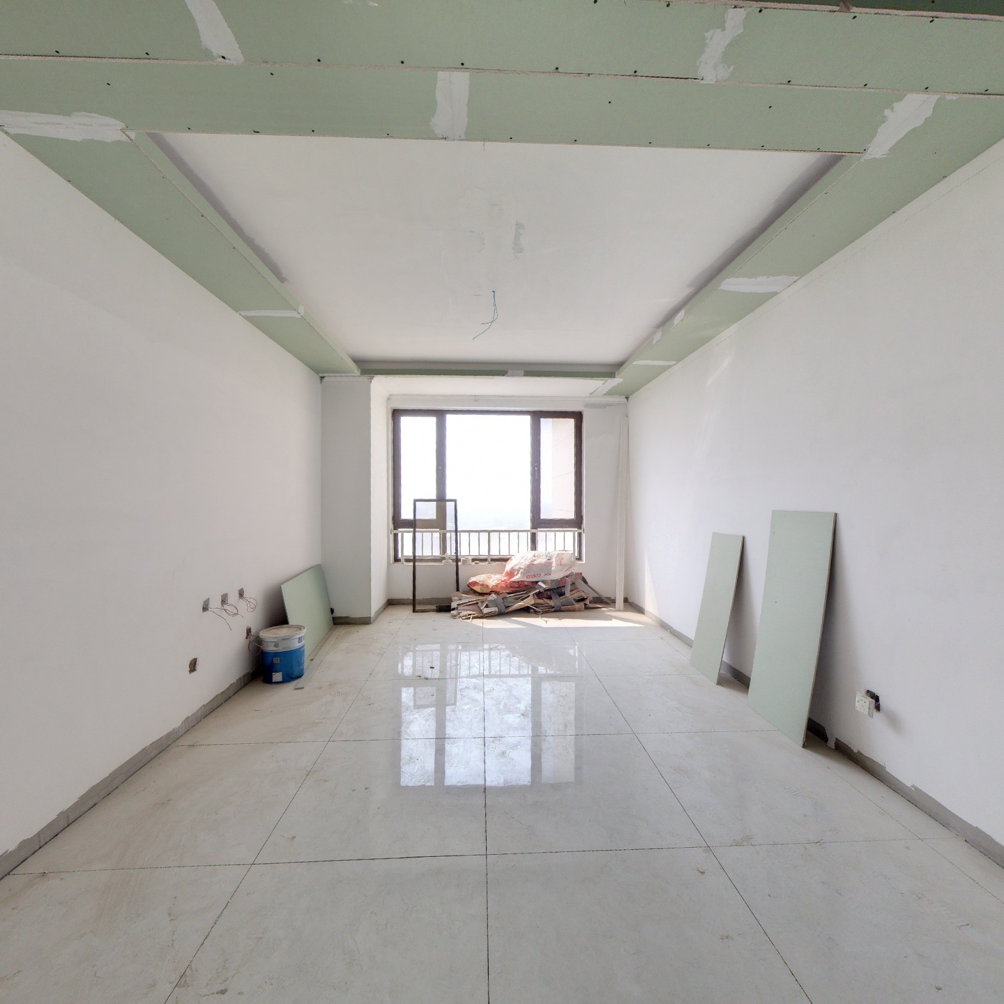 高铁通勤，800米有学XIAO 太方便