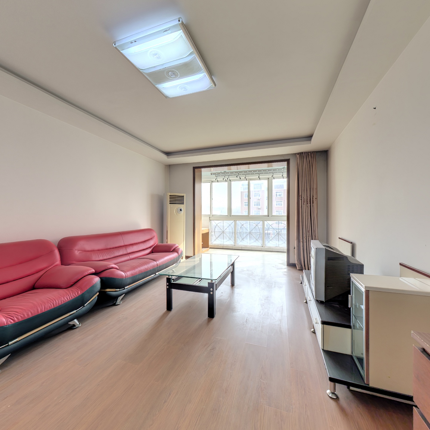 房本满五 南北通透户型 客厅朝南 大阳台 前方无遮挡