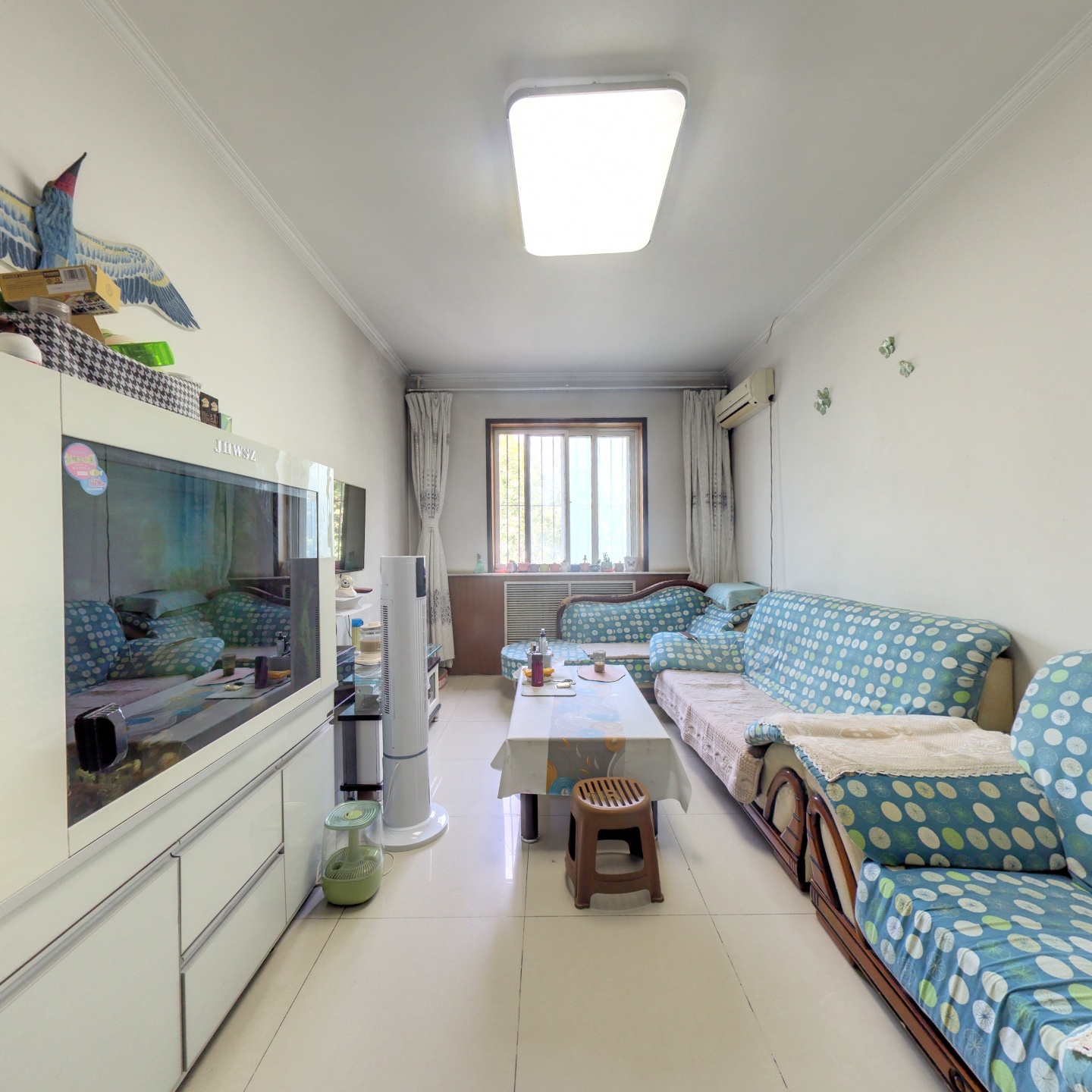 业主直售，中间楼层，拎包入住。