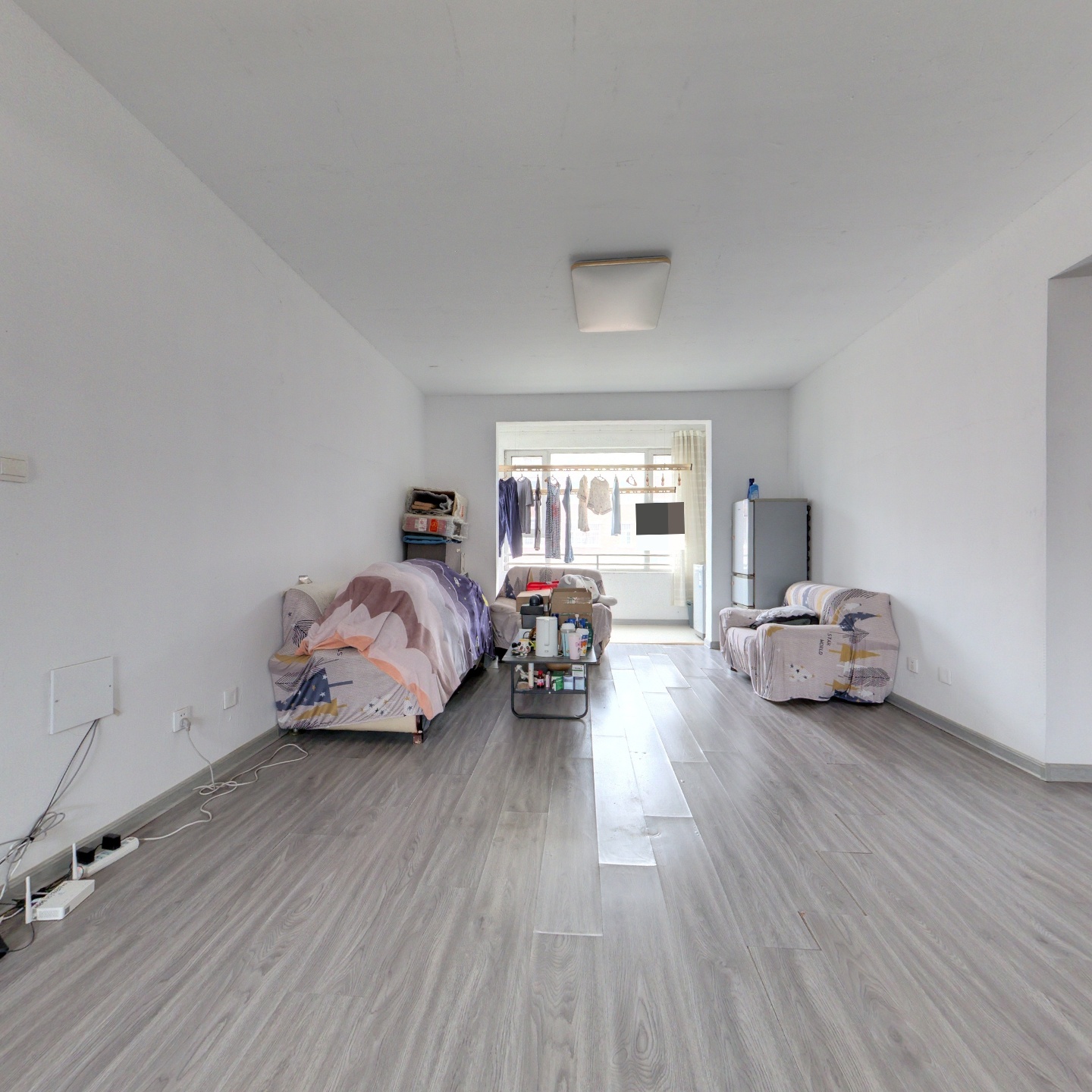 青云紫府三期五楼，简装，带车位储藏室。