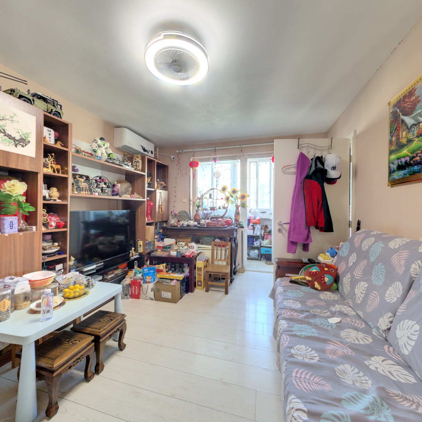 此房房本滿五年唯一，南北雙陽臺，光線足，