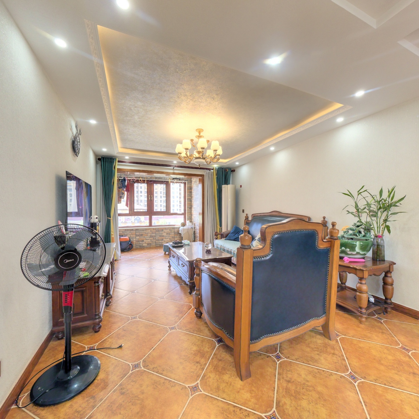 出售 香邑溪谷玫瑰园 南北通透三居 精装修 满二