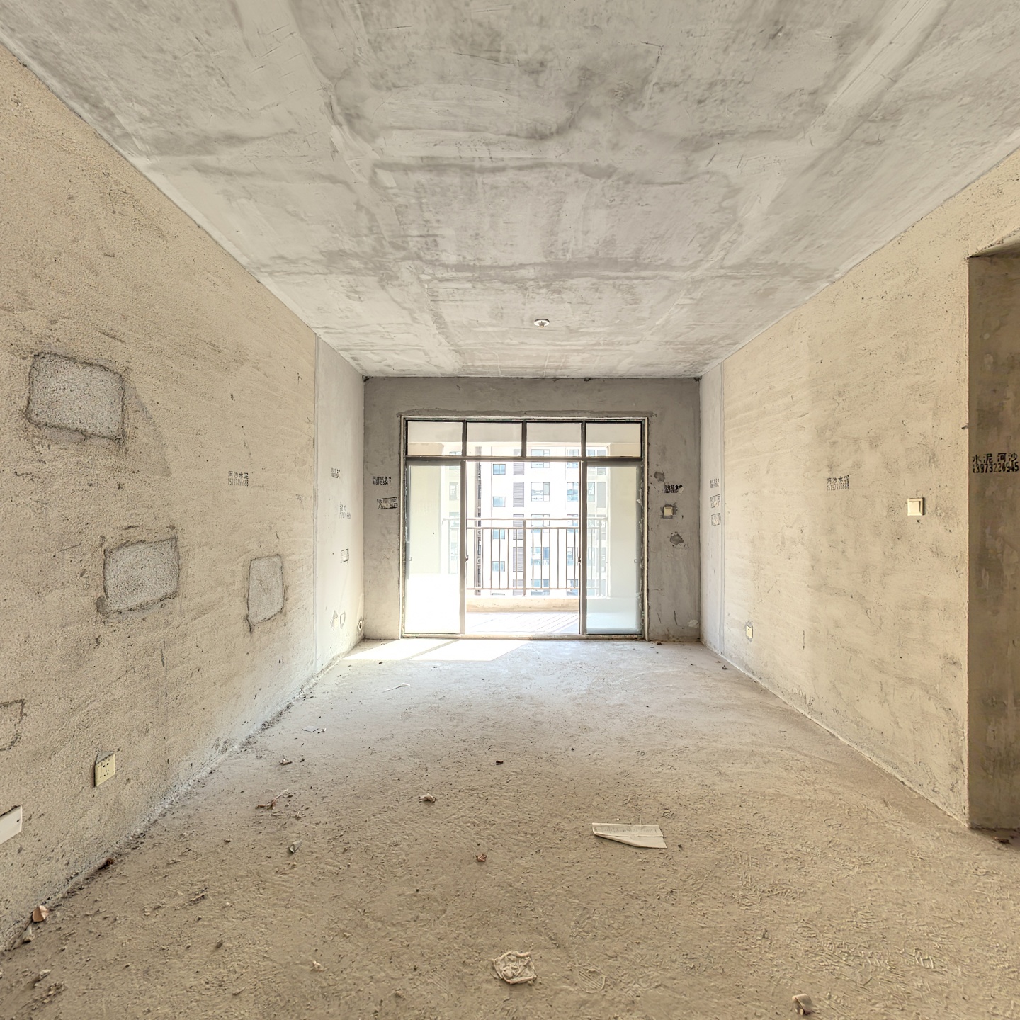 美居乐两房两厅 79平 有地暖