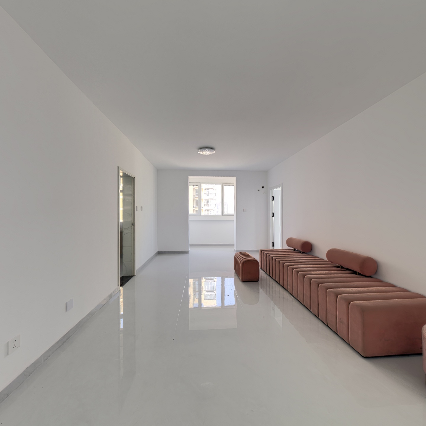 50万平米大社区 凯旋门两居 58万