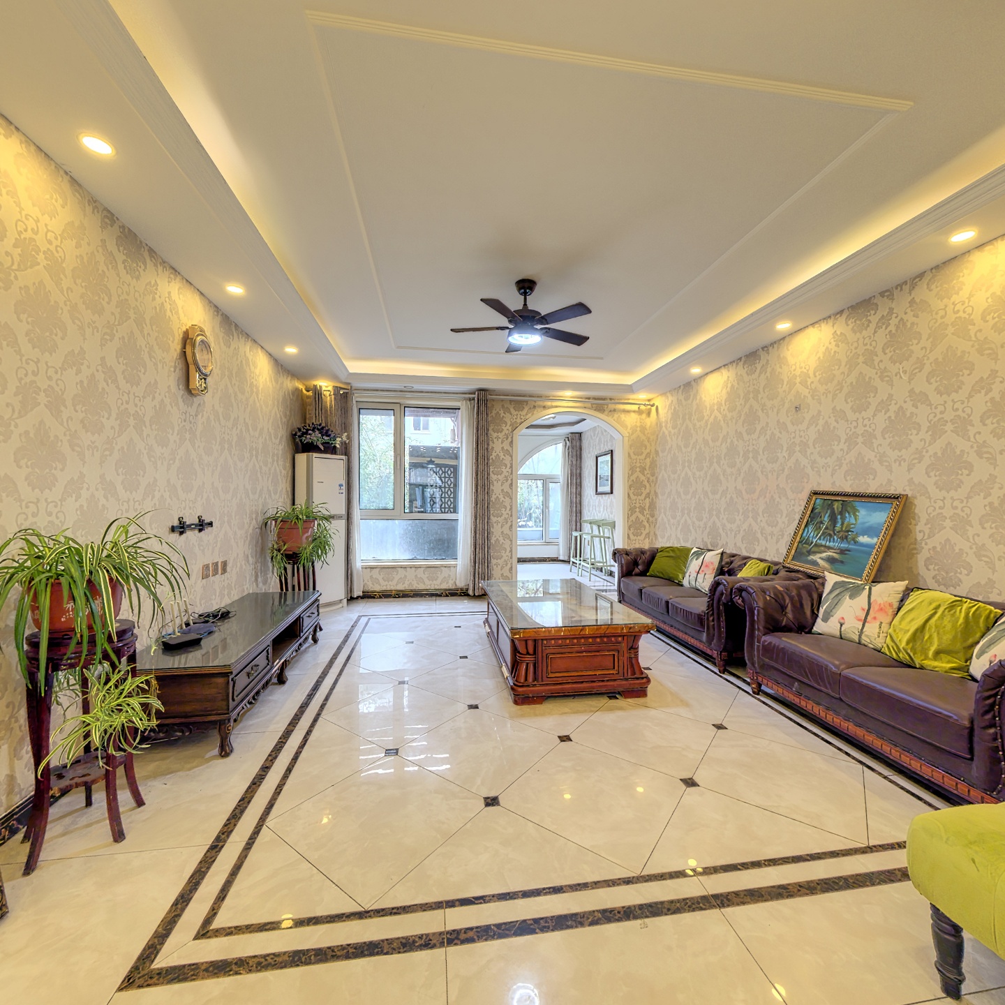 出售  香邑溪谷精装下跃有前后院 满二