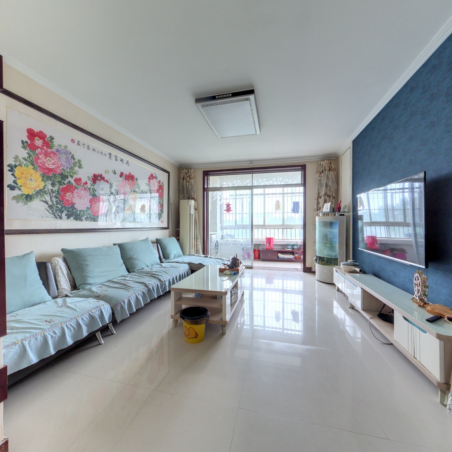 城中河景房，家具家电齐全，随时看房子