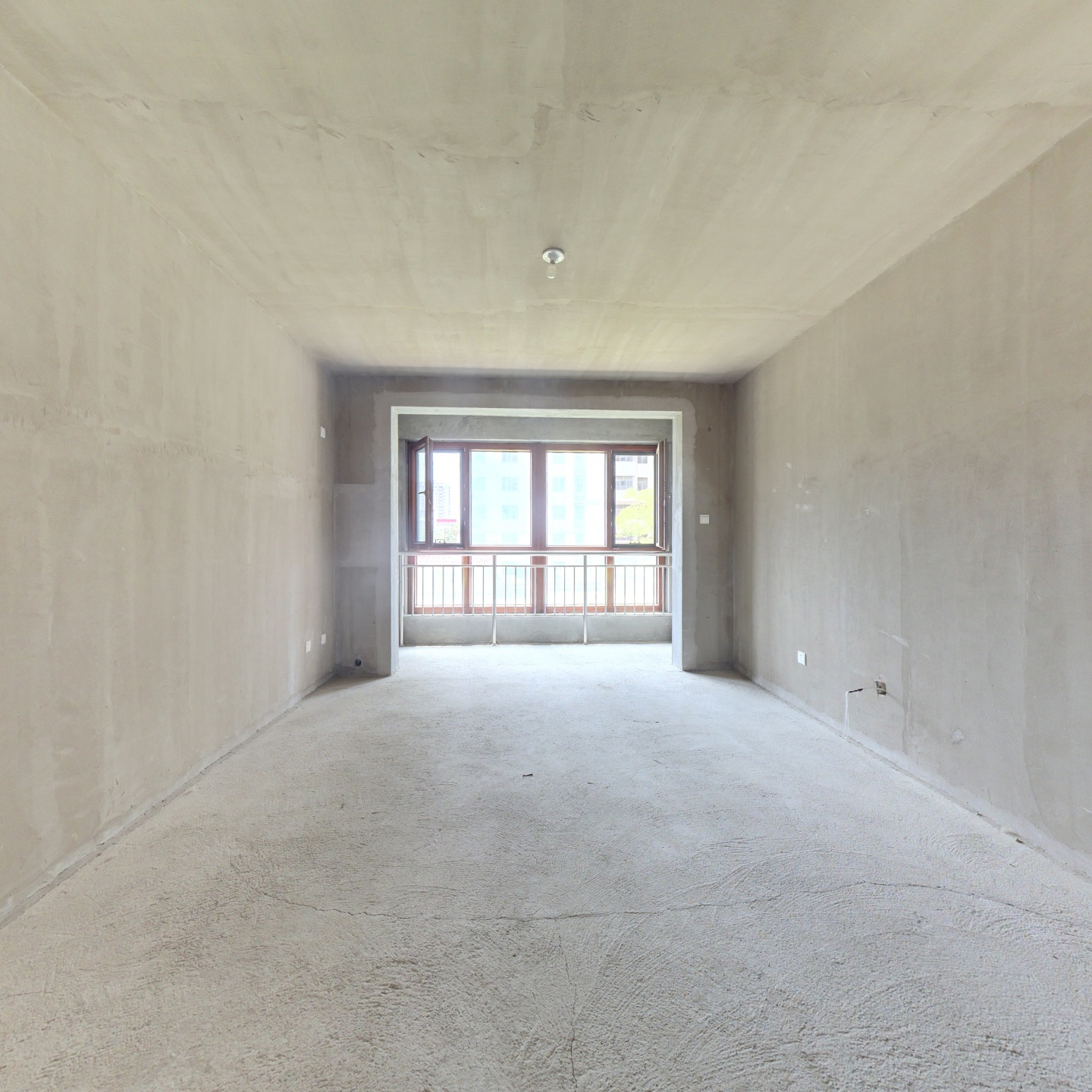 品质社区  大三居    毛坯双卫