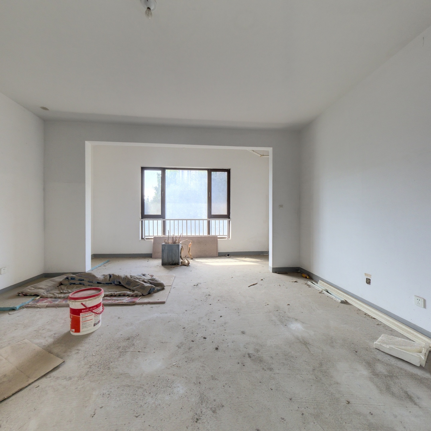 涿州高铁东站鸿坤别墅，满二，南北通透，改善居住