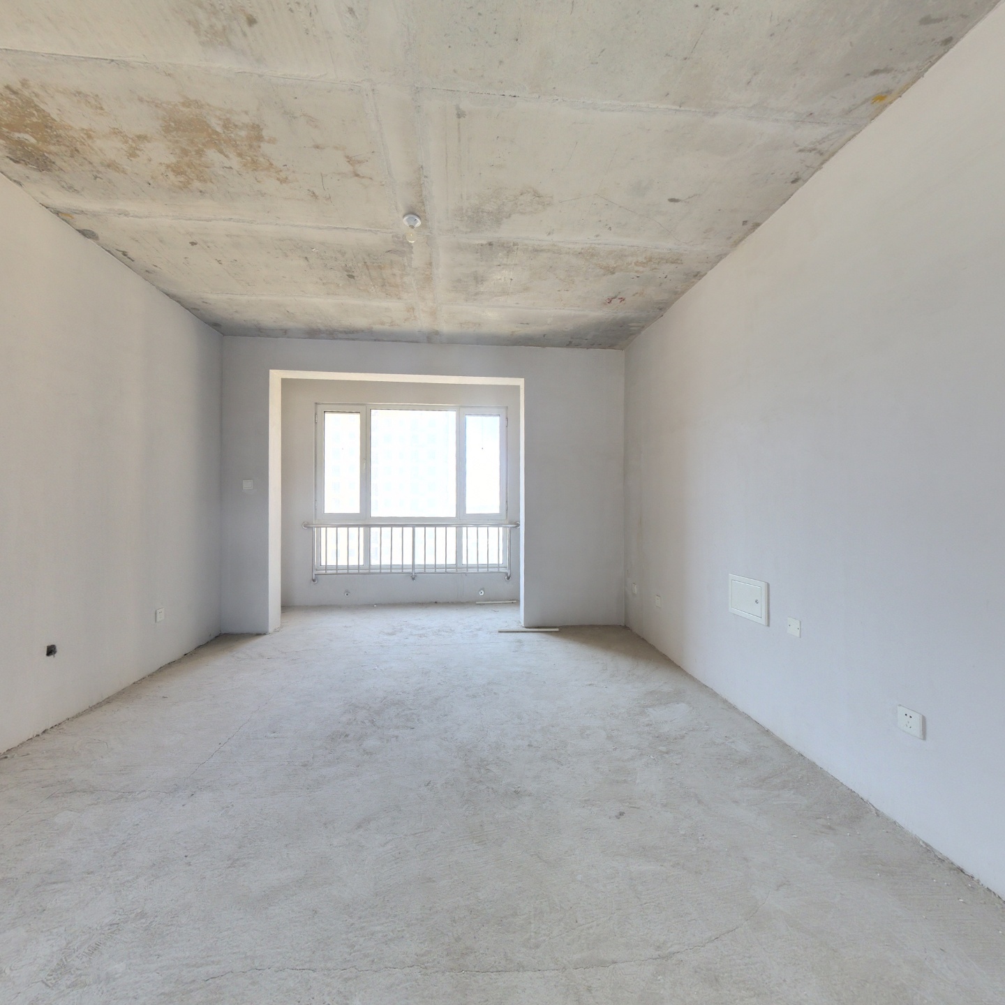 中间楼层，南北通透三居，毛坯随意装带地下车位