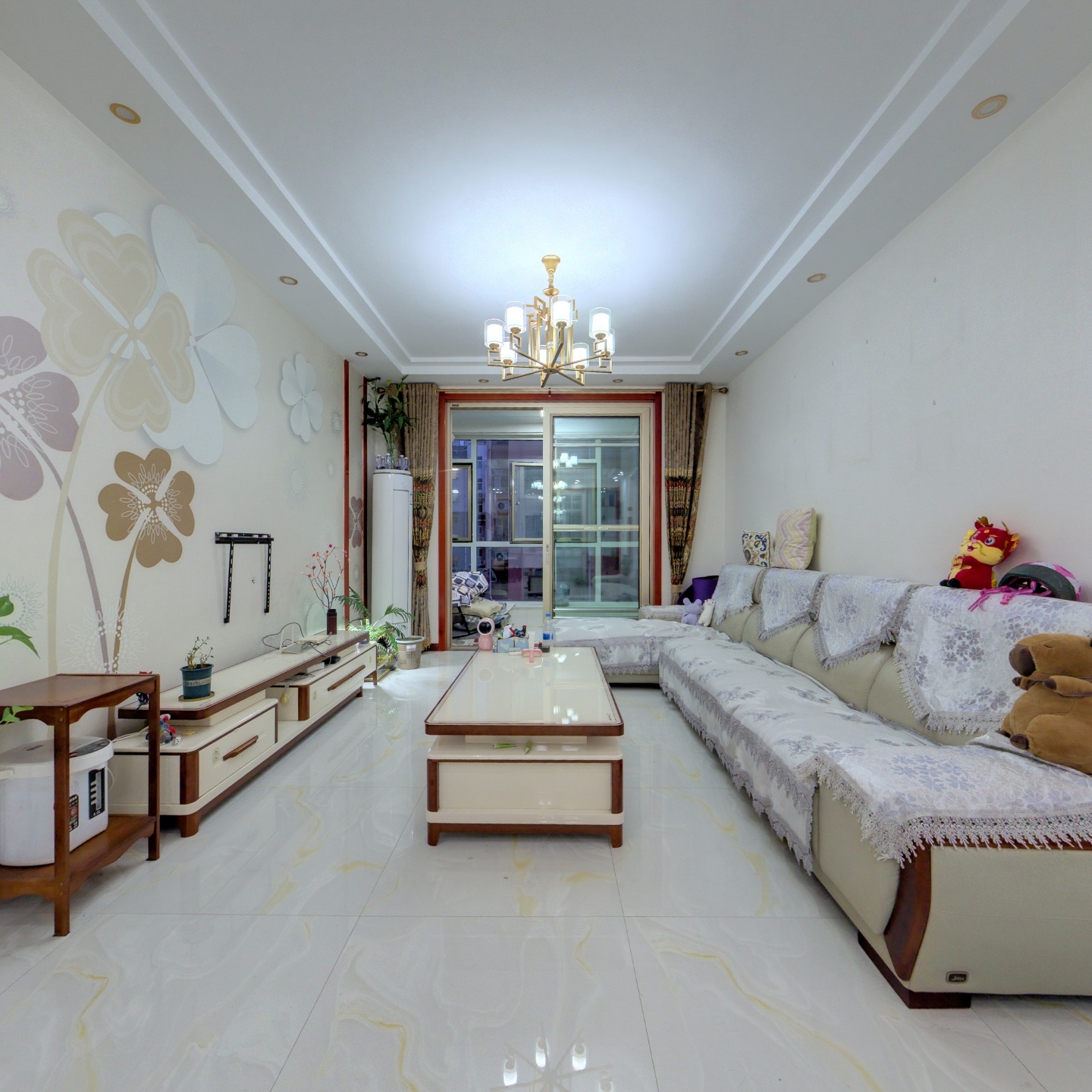 海岱南苑2楼三室通透带车库 精装急售