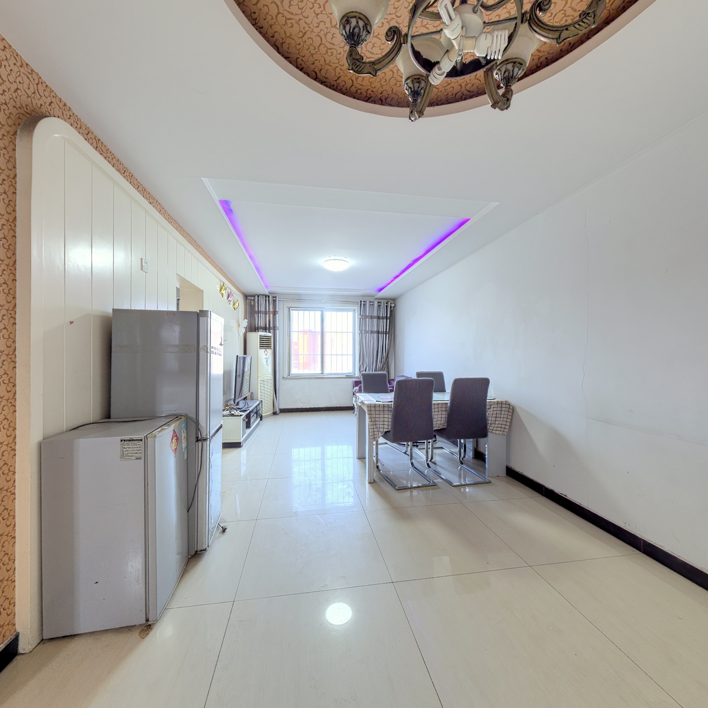 此房房本满五 属于开发区户口 离双语近，离惠友钻石近