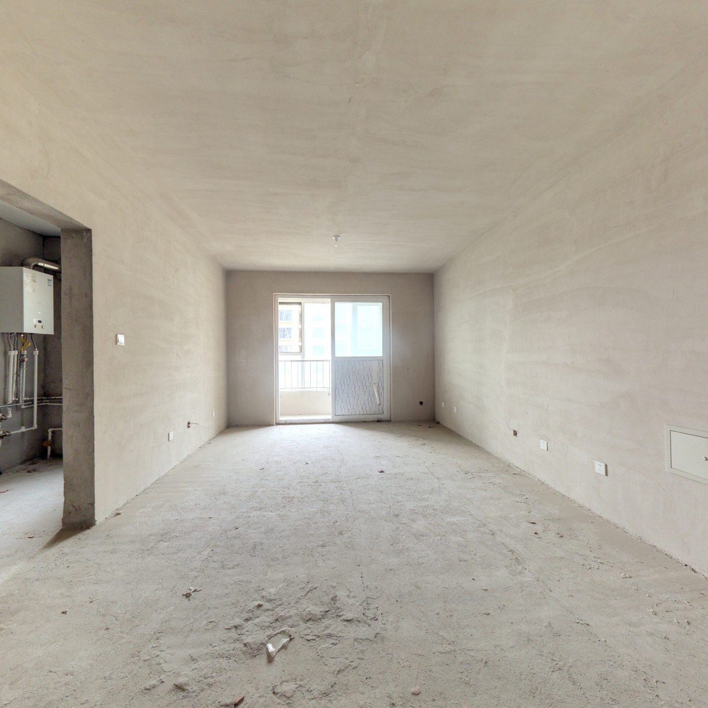 838总站旁南北通透两居室出售房本满二