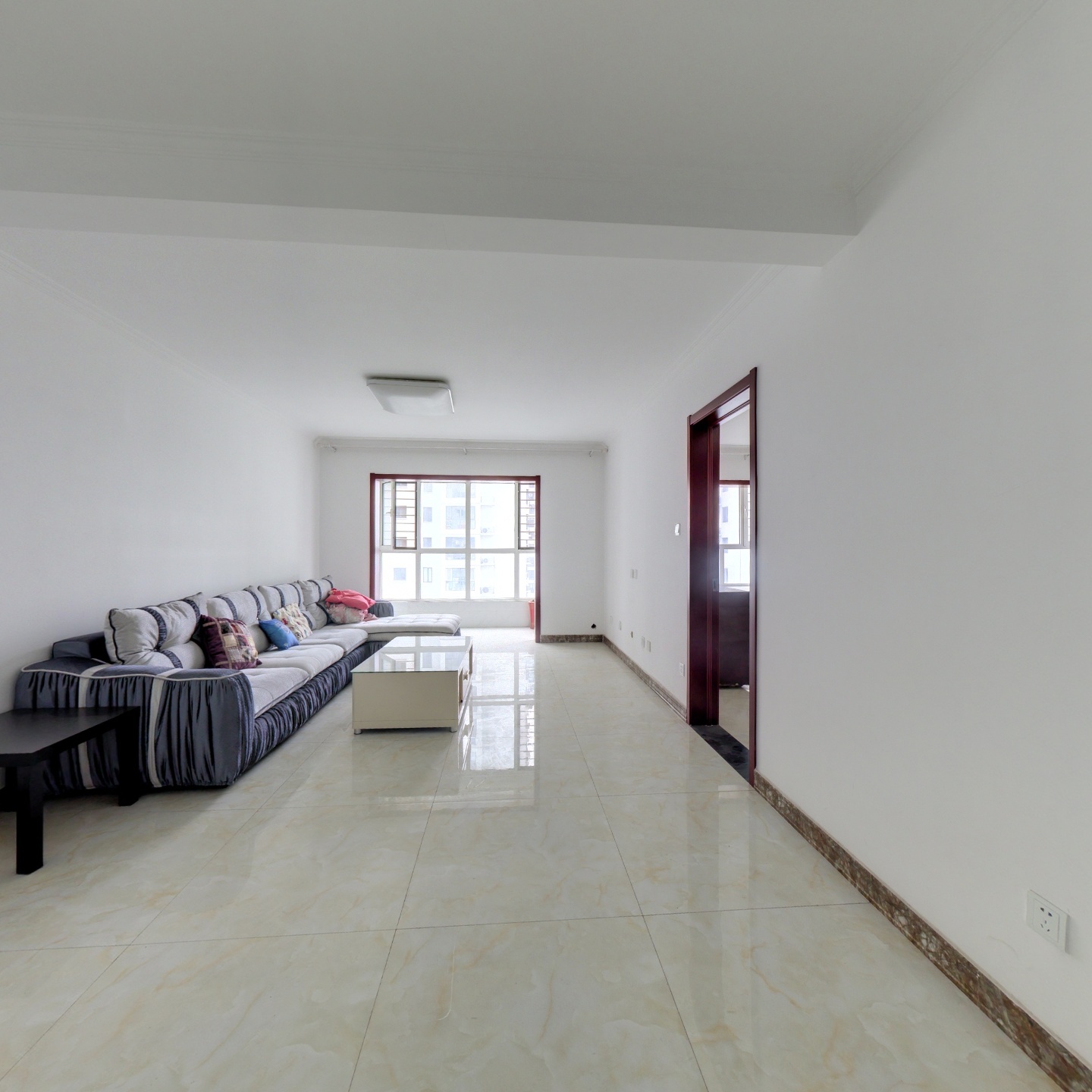 房本满五唯一，南向两居，精装修，生活便利，配套齐全