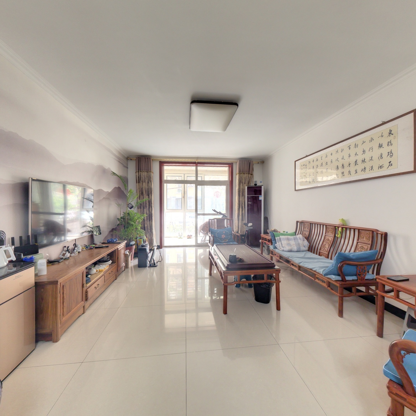 名流带院三居室 精装修拎包入住 出门德信公园