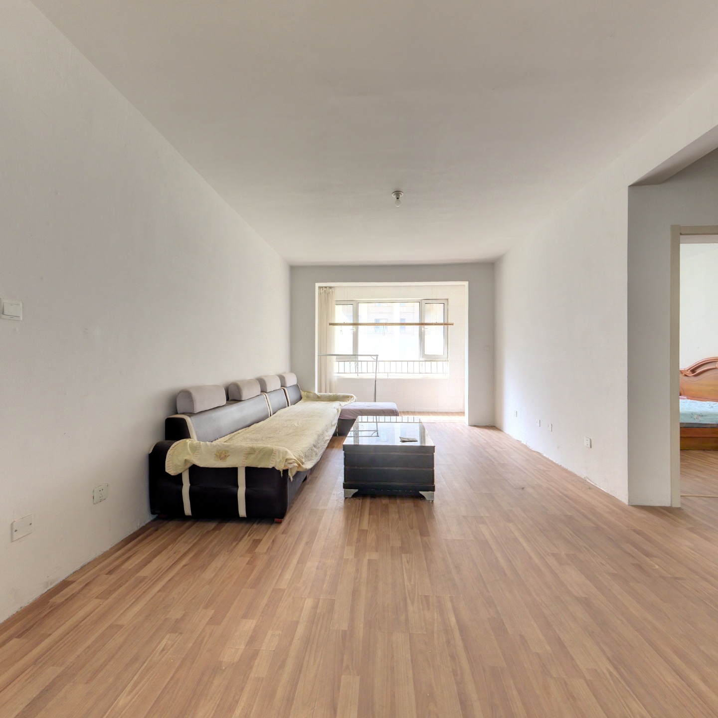 城南龙泉花园多层电梯洋房2楼，简单装修带车库