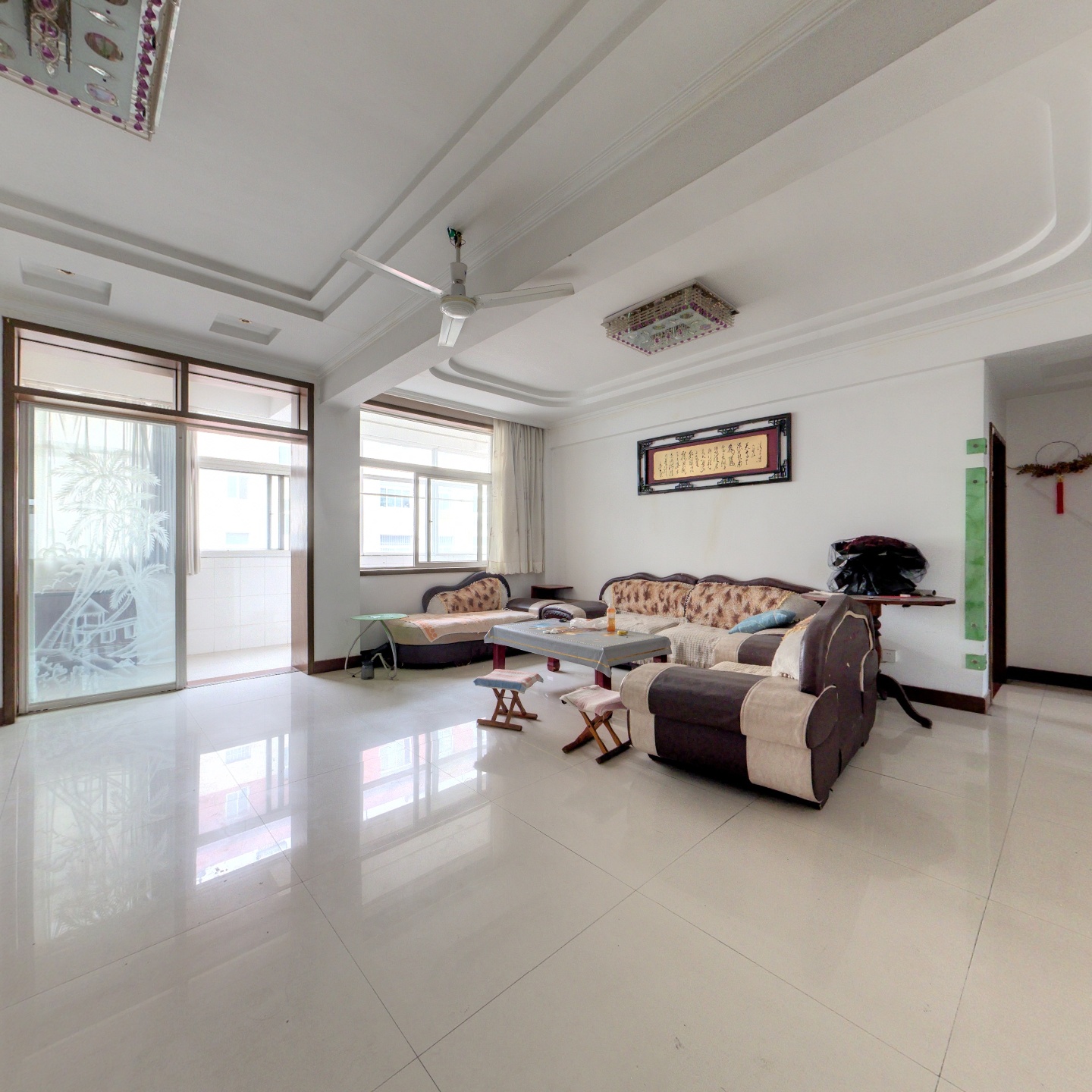 1楼3室  带车库   采光好  视野通透