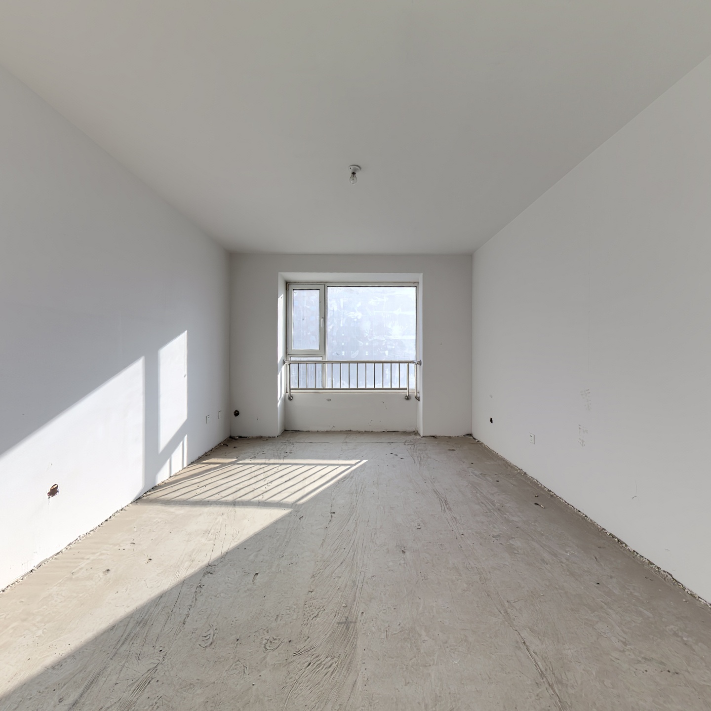 中间楼层，诚意出售，全天采光，