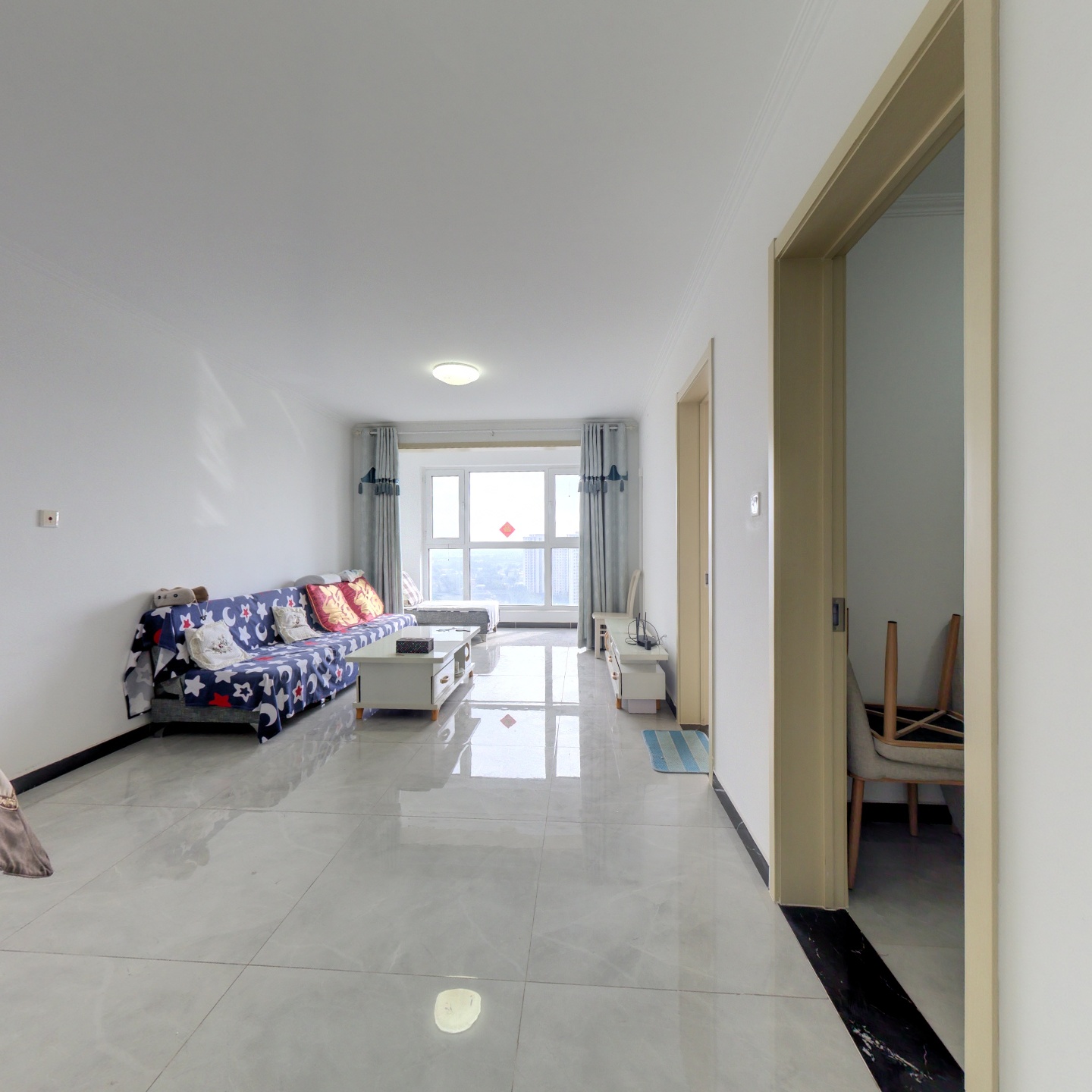 华融朝南小三居，带装修，满二年