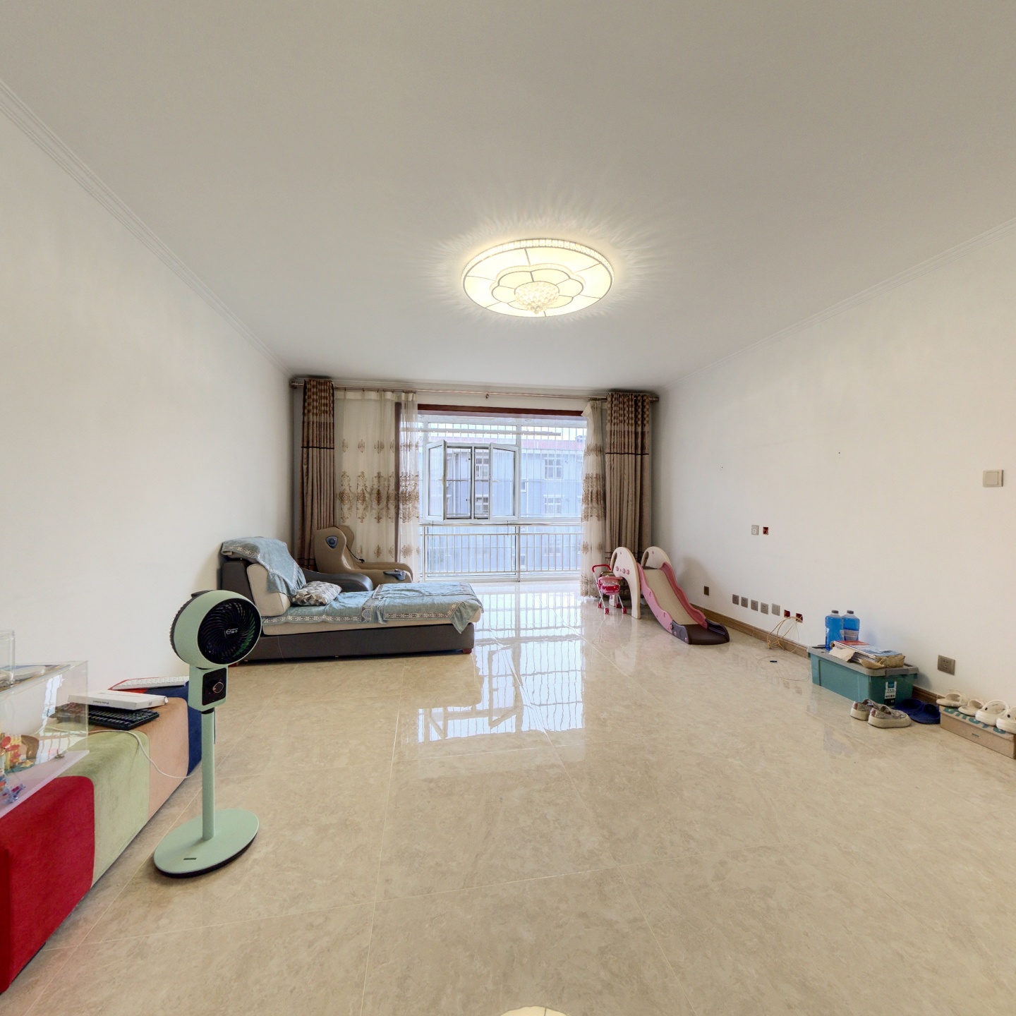 燕赵花园 4室2厅 南 北