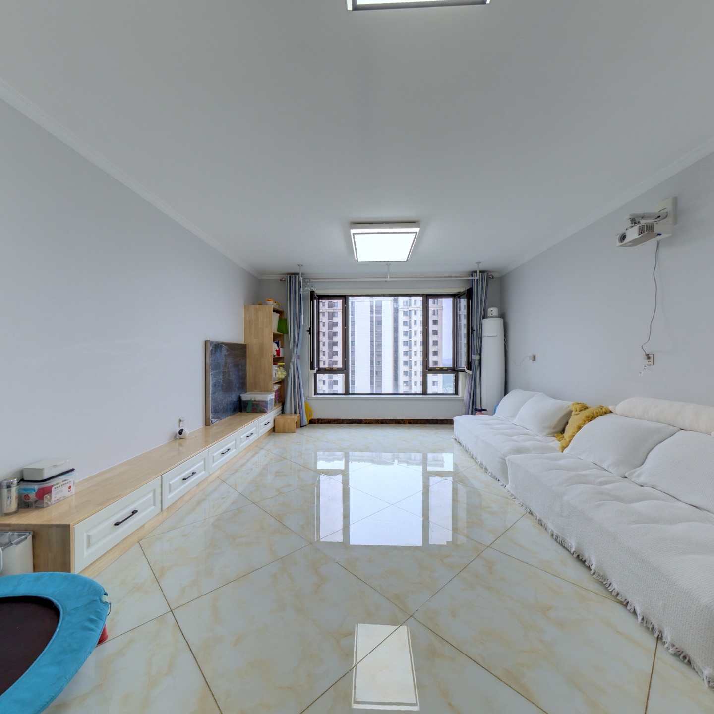 西户 精装修 H户型 2卫 中楼层 南北通透 看房方便