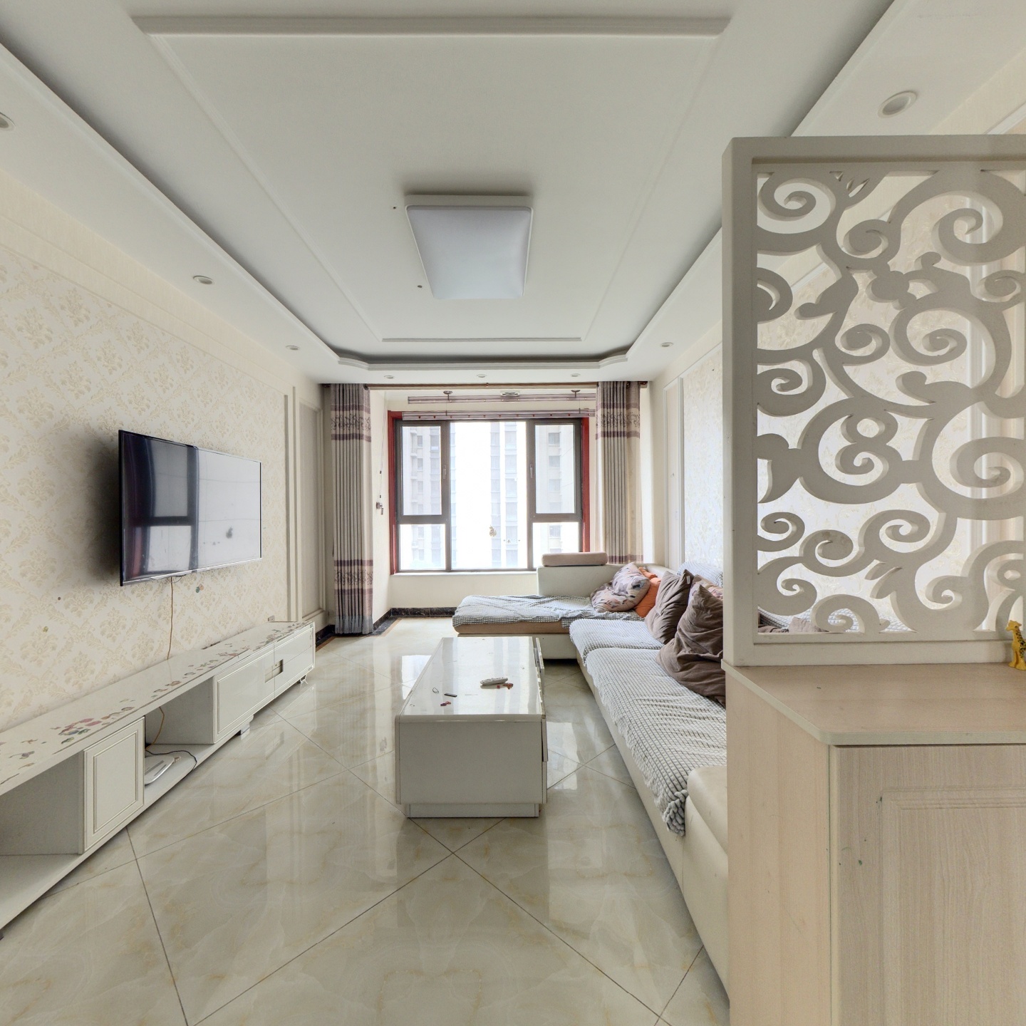 精装修 南北3居F户型 中层 东院 满二 带地下室