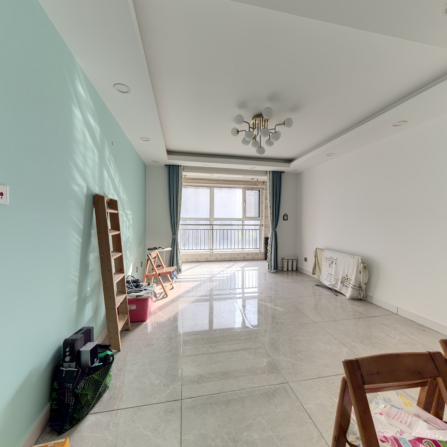 精装修 东户 高楼层 南北通透 带家具家电 看房方便