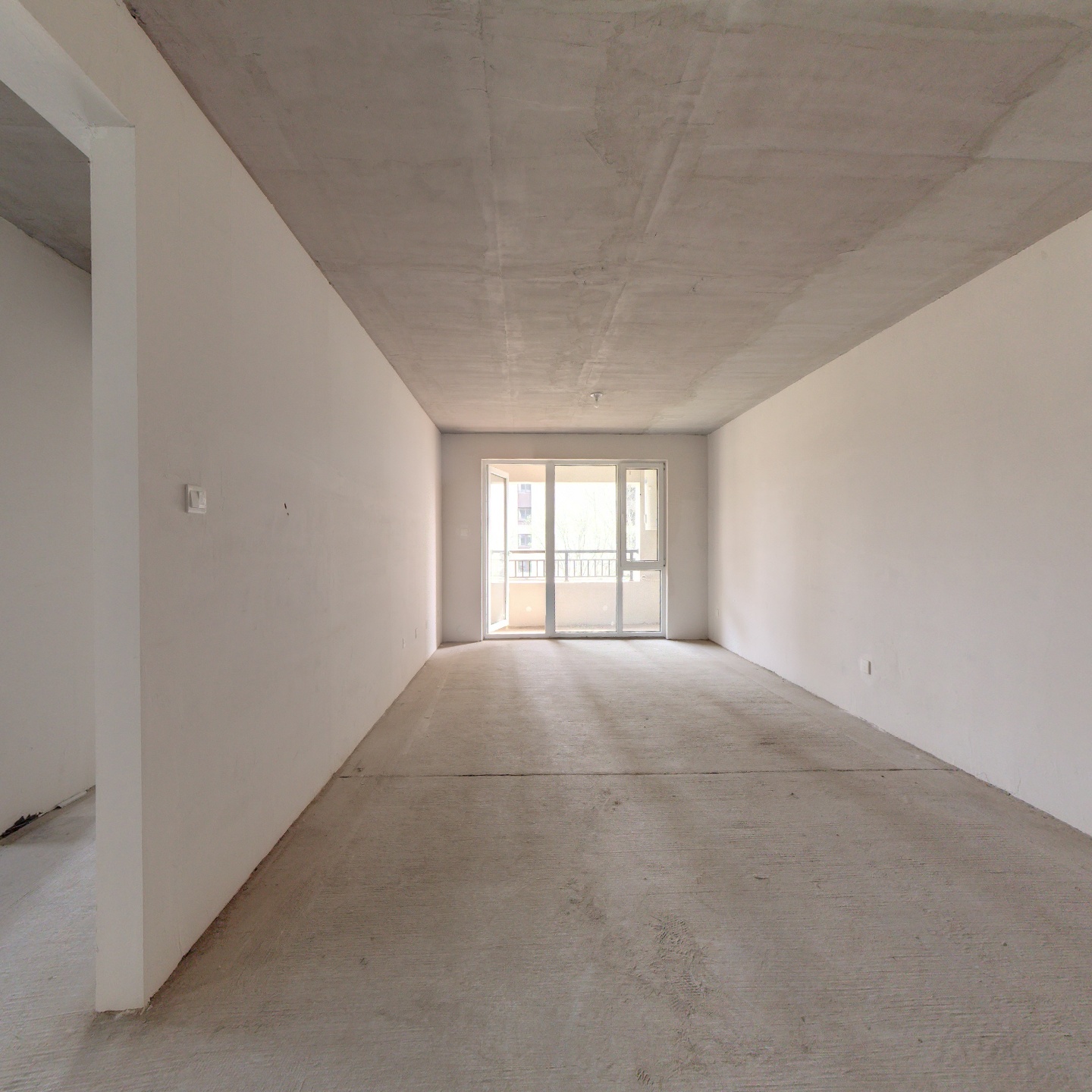 大社区，户型较好，全南，三居，一梯两户，公摊面积小