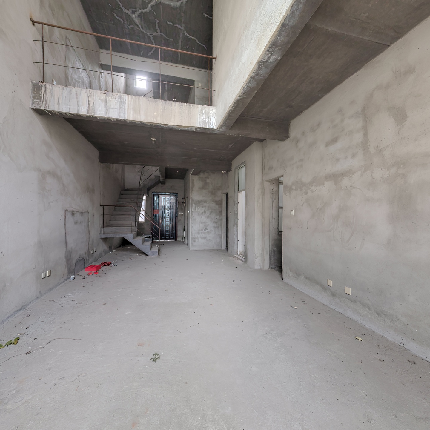 新上富瑶天下联排别墅一楼有房间客厅6.8米挑高