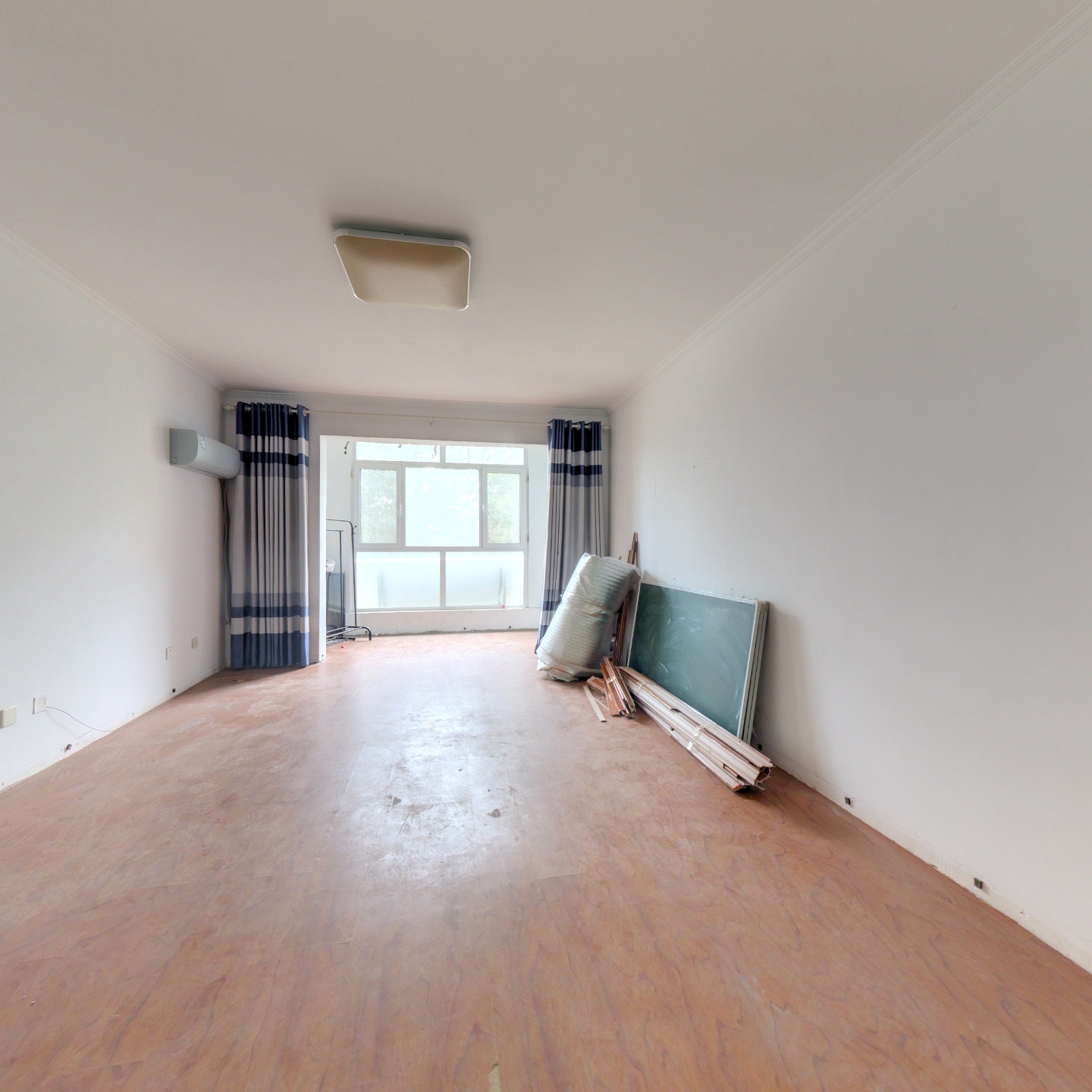 出售 香邑溪谷上园 南北通透四居双卫 带车位