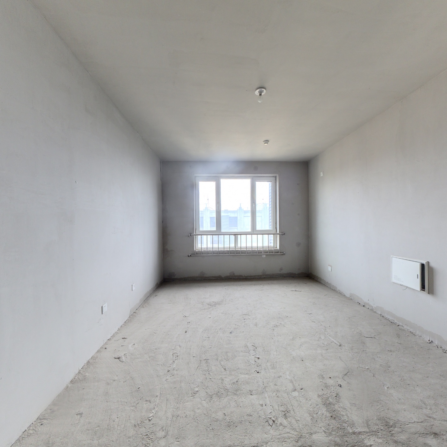 此房毛坯随意装修交通便利配套设施齐全