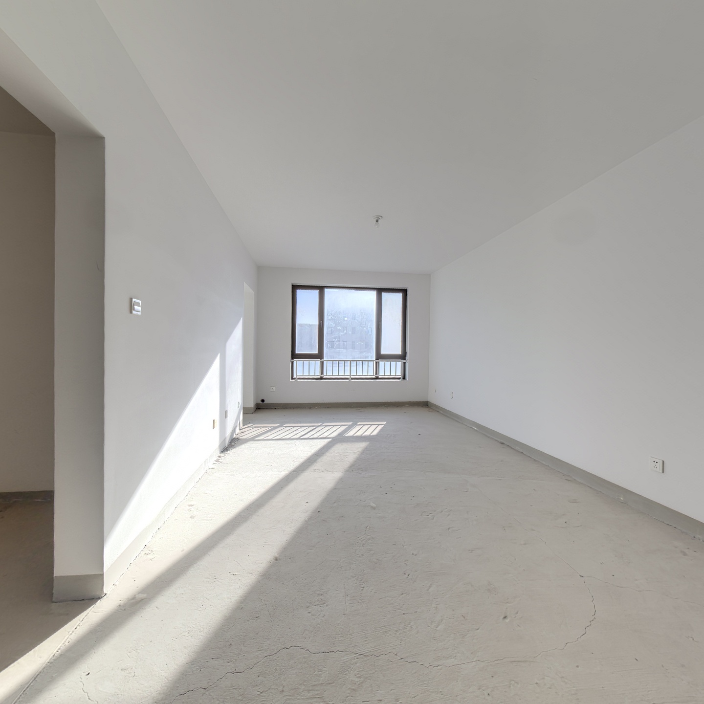 70年产权，南向小三居，中高楼层，采光无遮挡