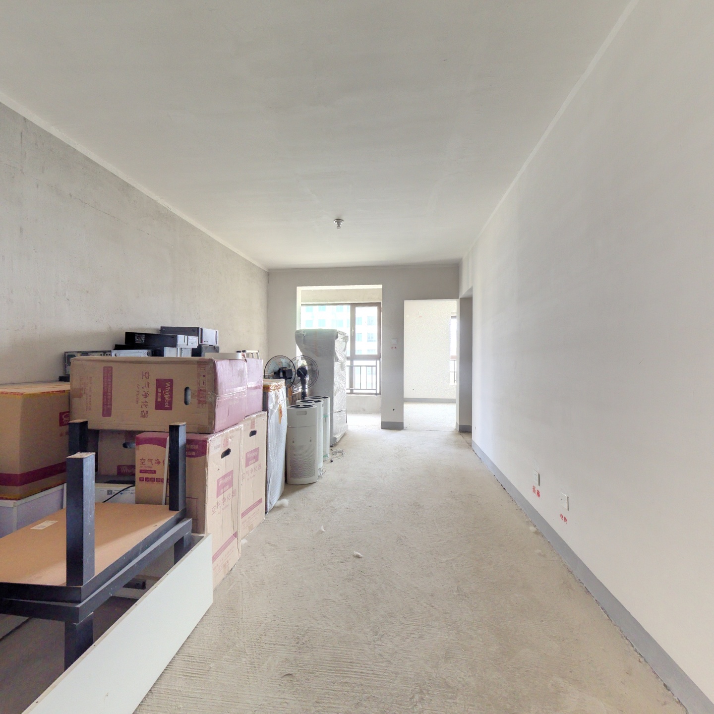 华阳路天伦湾嘉园，环境优美，集中供暖二居室。