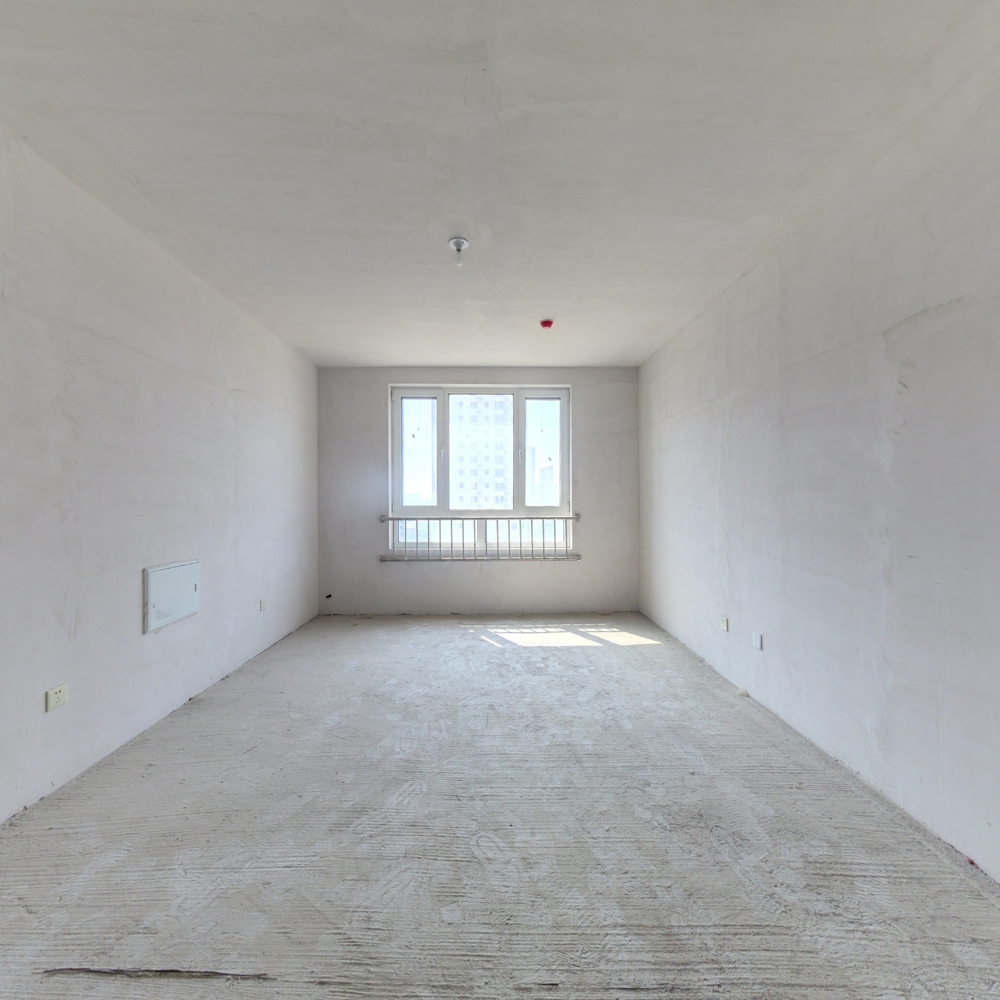 德信公园北侧 翡翠滨江 三居室 中高层 户型方正