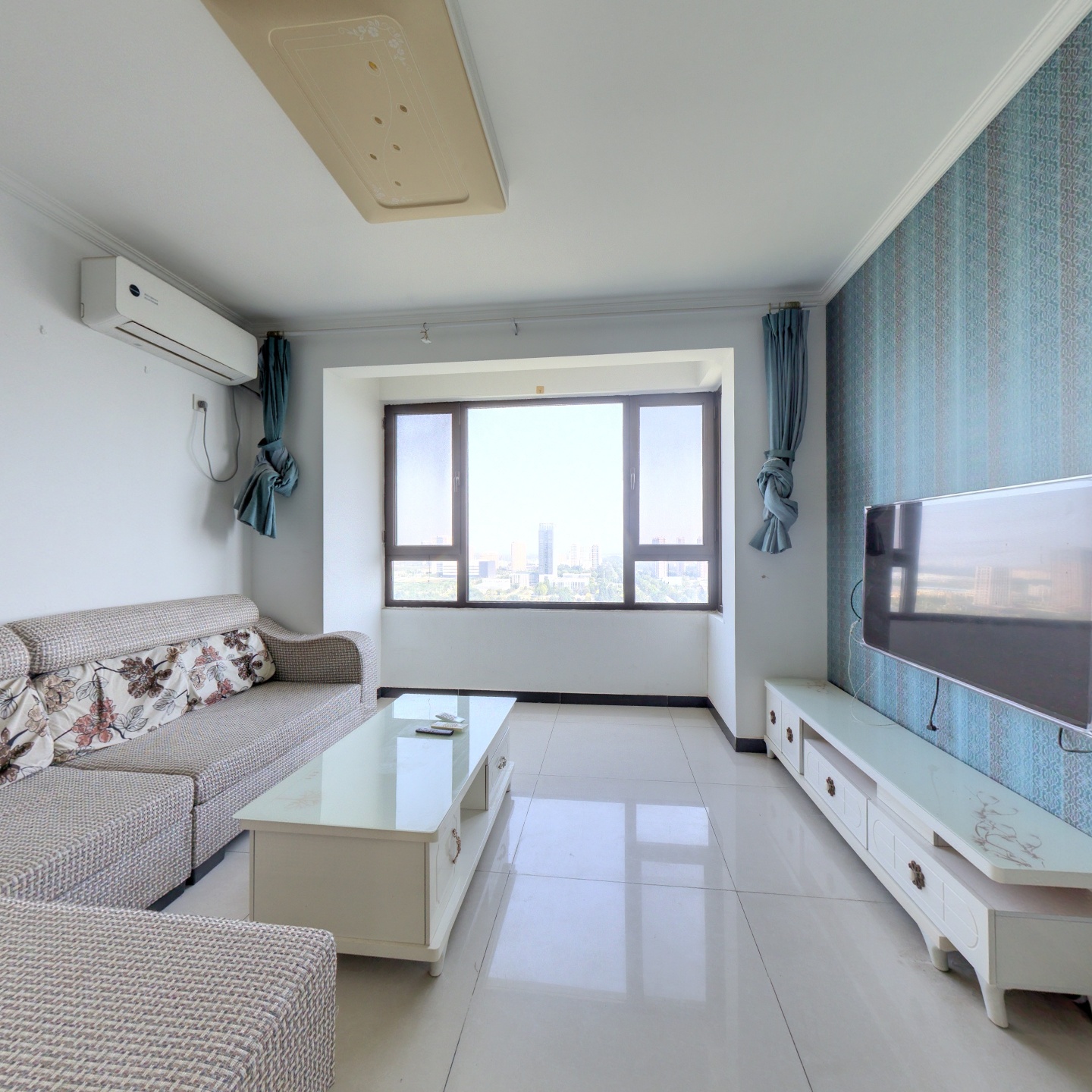 业主自住精装，带全屋家具家电，可直接拎包入住