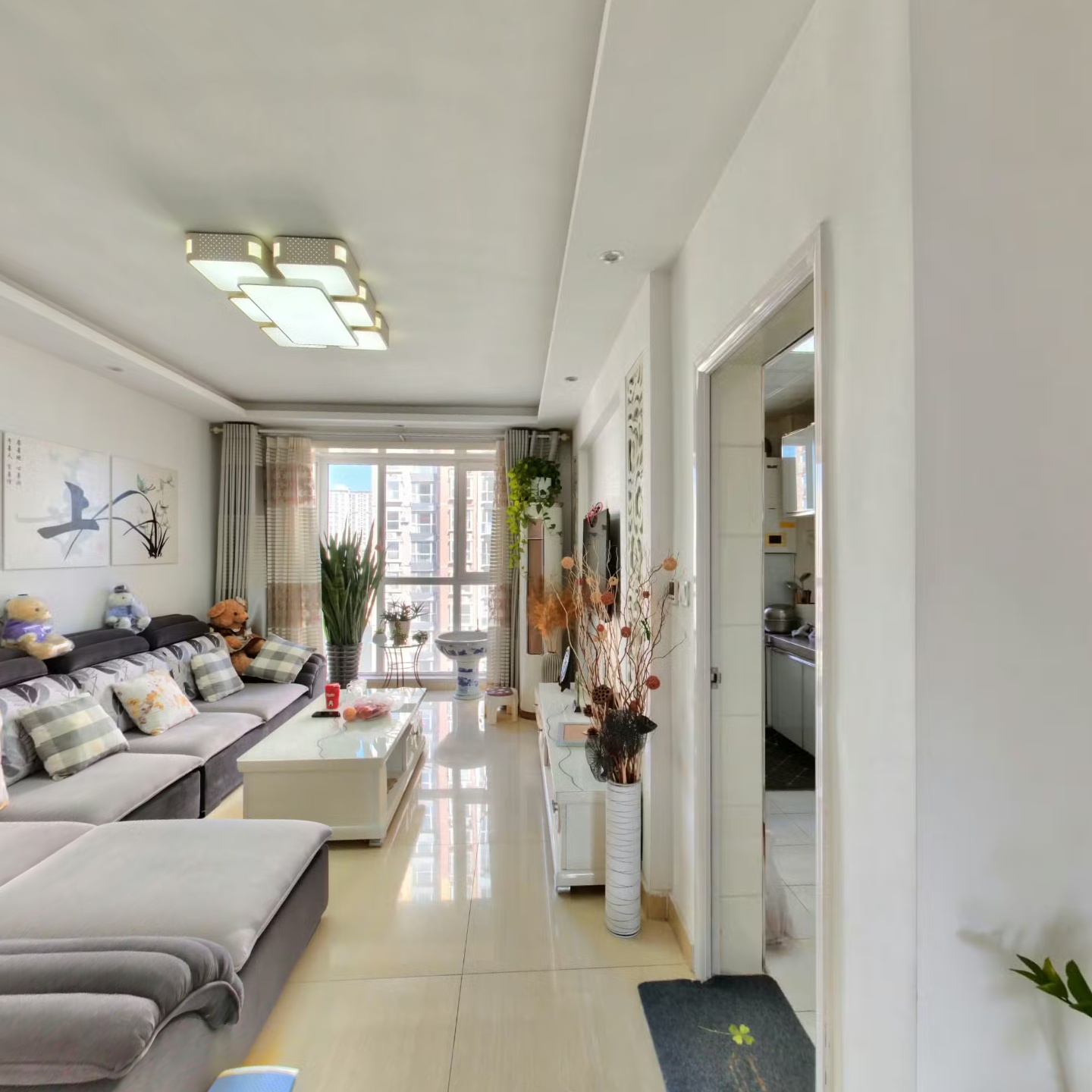 全屋家具家电全部留下  包含地下室    契税票满五唯一