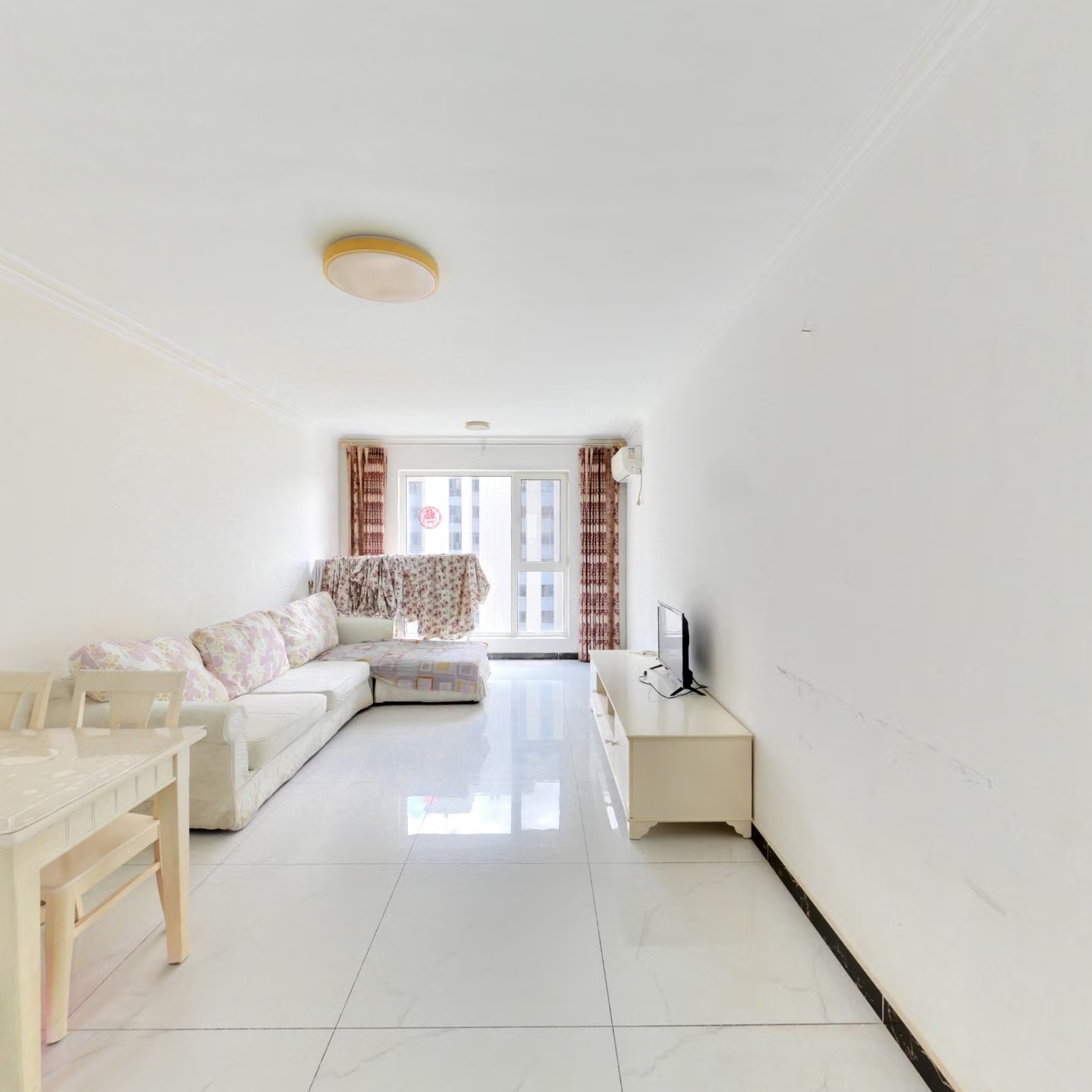 南北通透大三居室 带独立防火门.视野采光好 精装自住