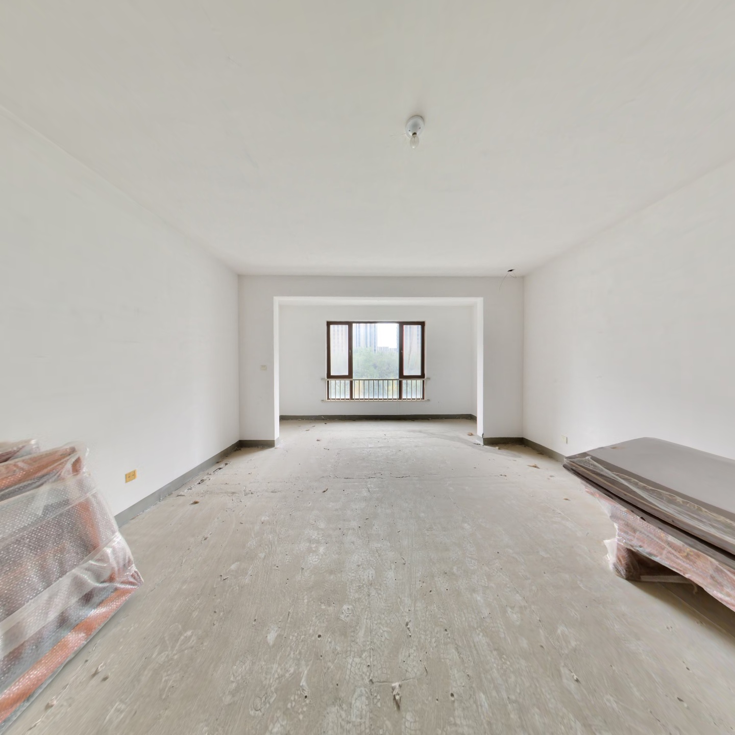 鸿坤理想湾南区 4室2厅 南 北