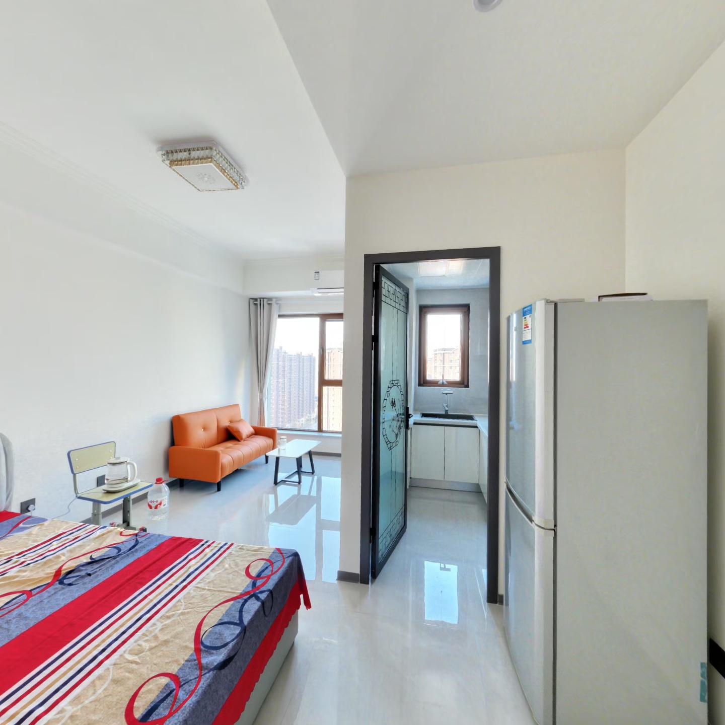 鸿坤新维港 1室1厅 西