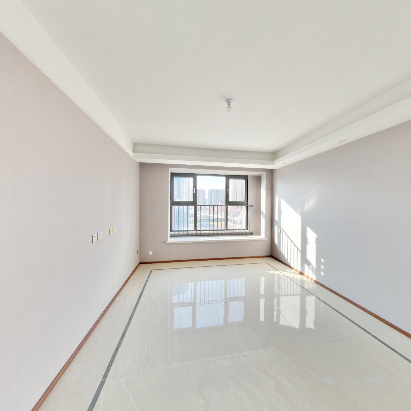 精装修，南北通透户型，楼层好，视野佳