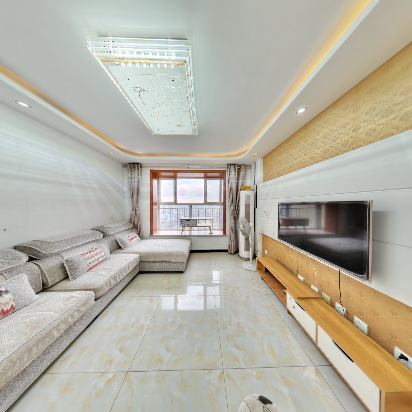 房源户型方正    采光全天  配套齐全