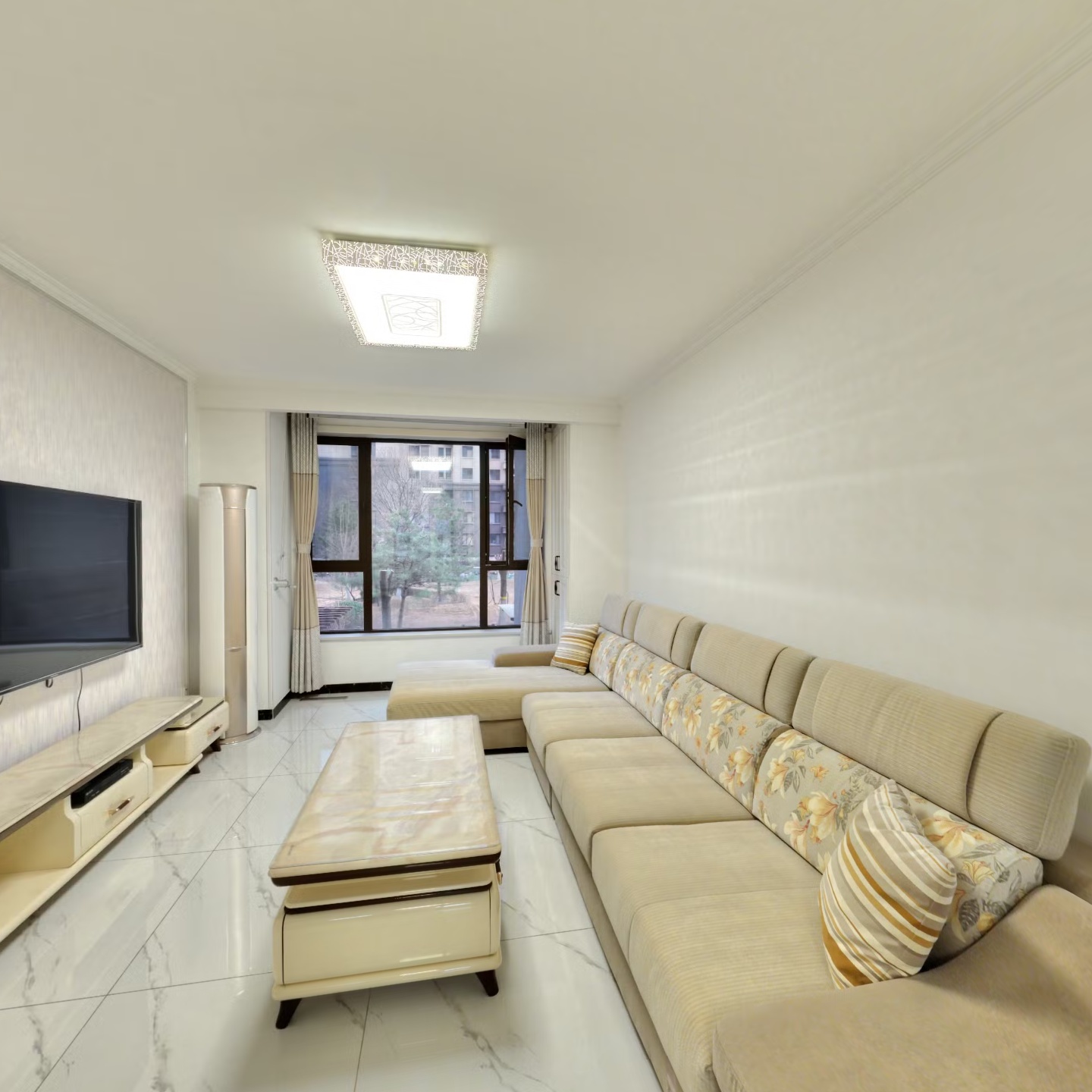 鸿坤理想湾北区 3室2厅 南 北