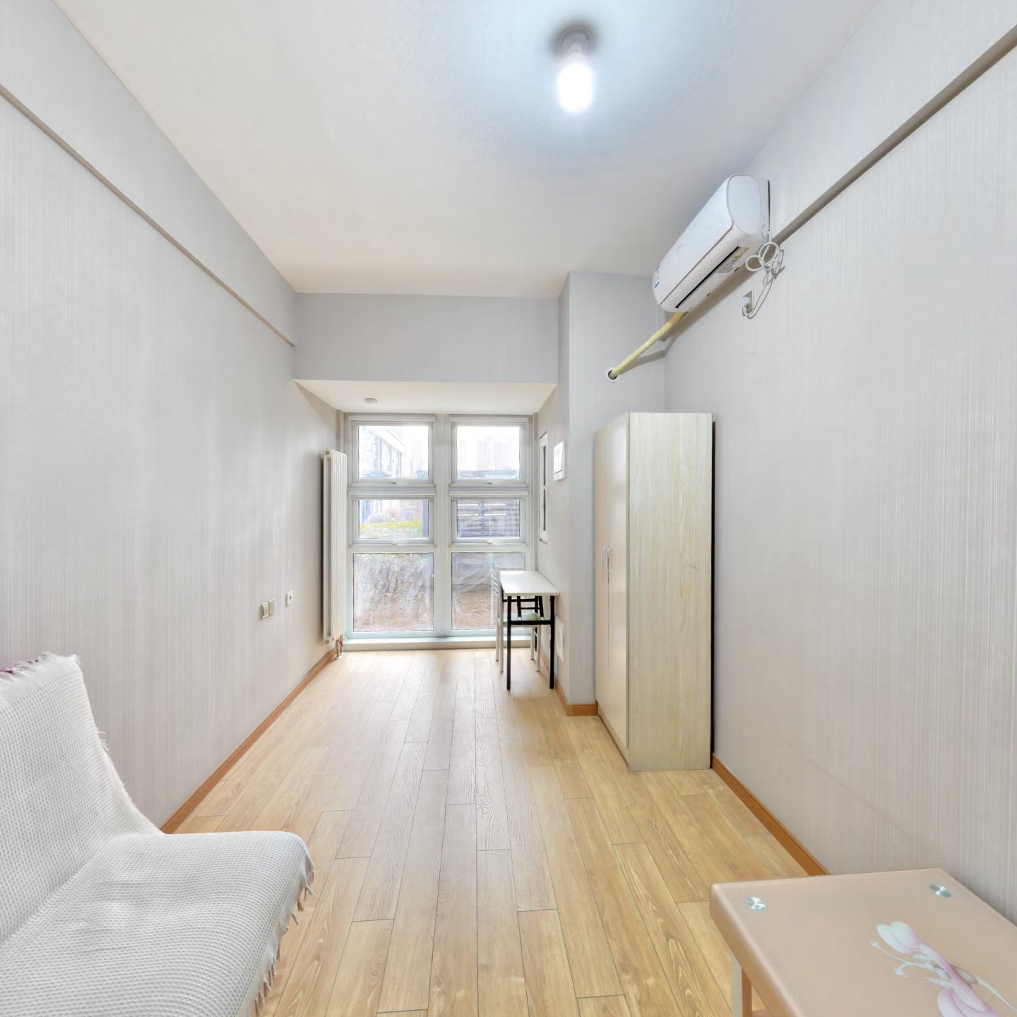 万科城际之光   南向一居  精装修   随时看房