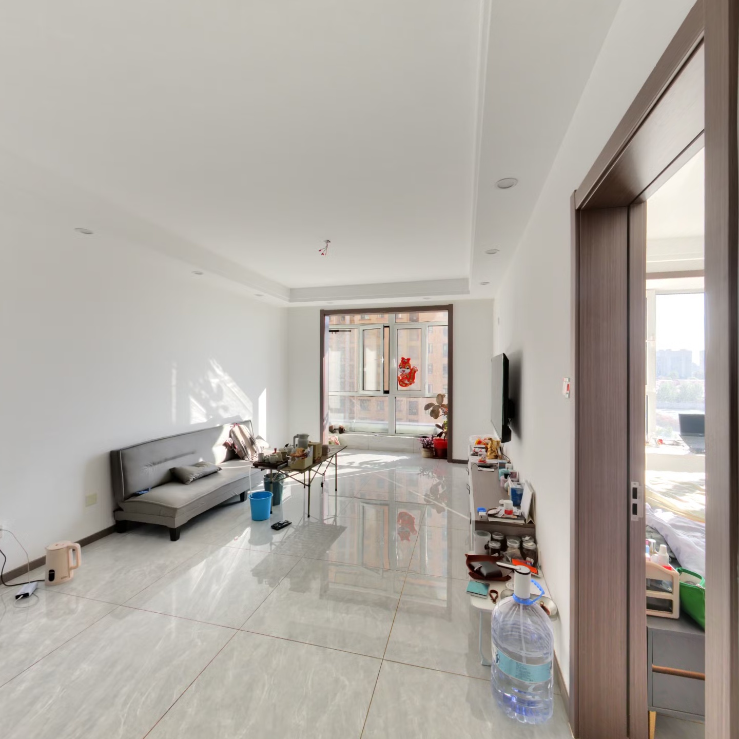 精装修，家具家电齐全，看房方便，采光好，视野好