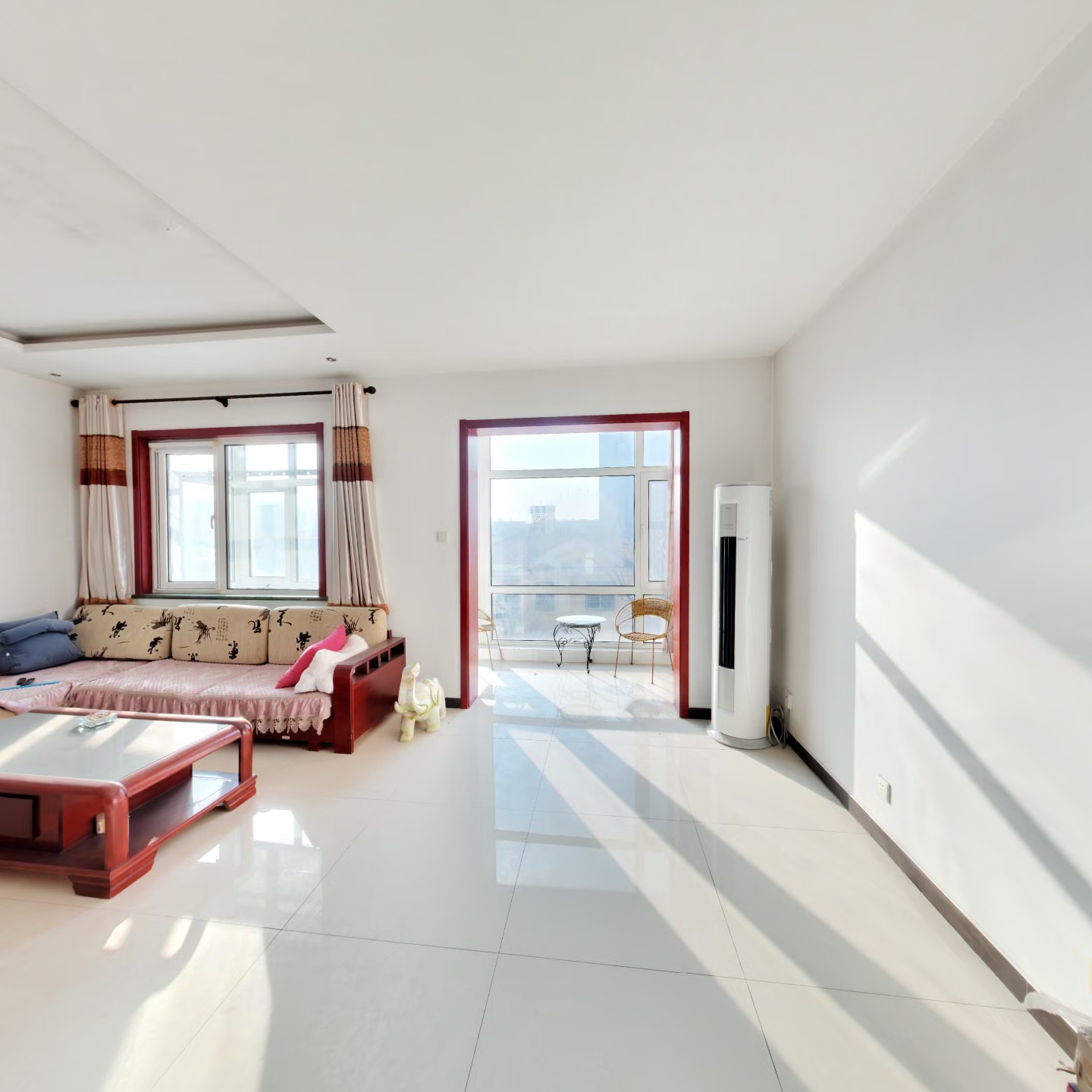 纯别墅区上叠，集中供暖，自住装修，满二，得房率高